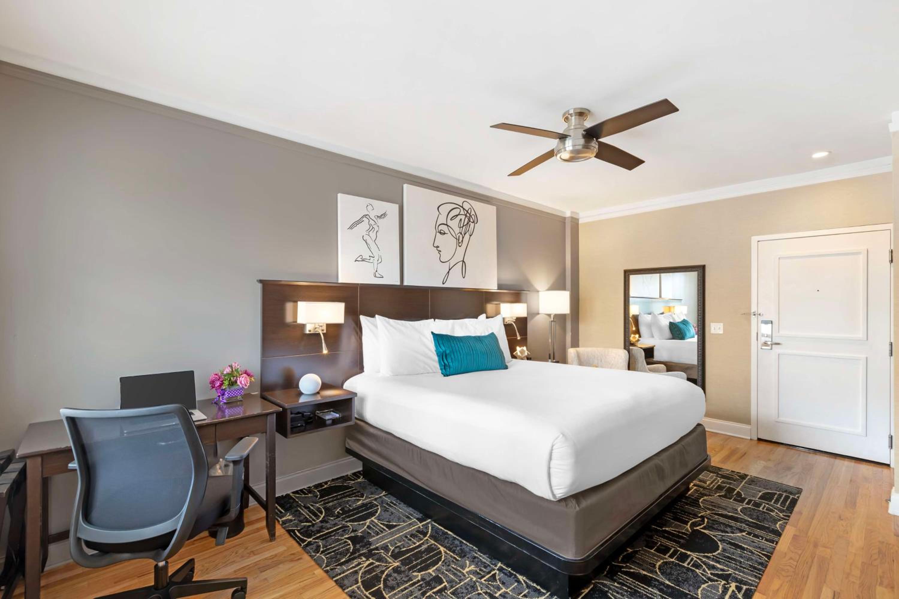 King Room with Street View - Non-Smoking