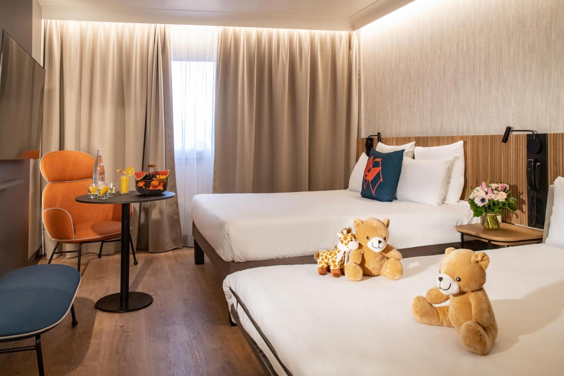 Superior Queen Room with Sofa