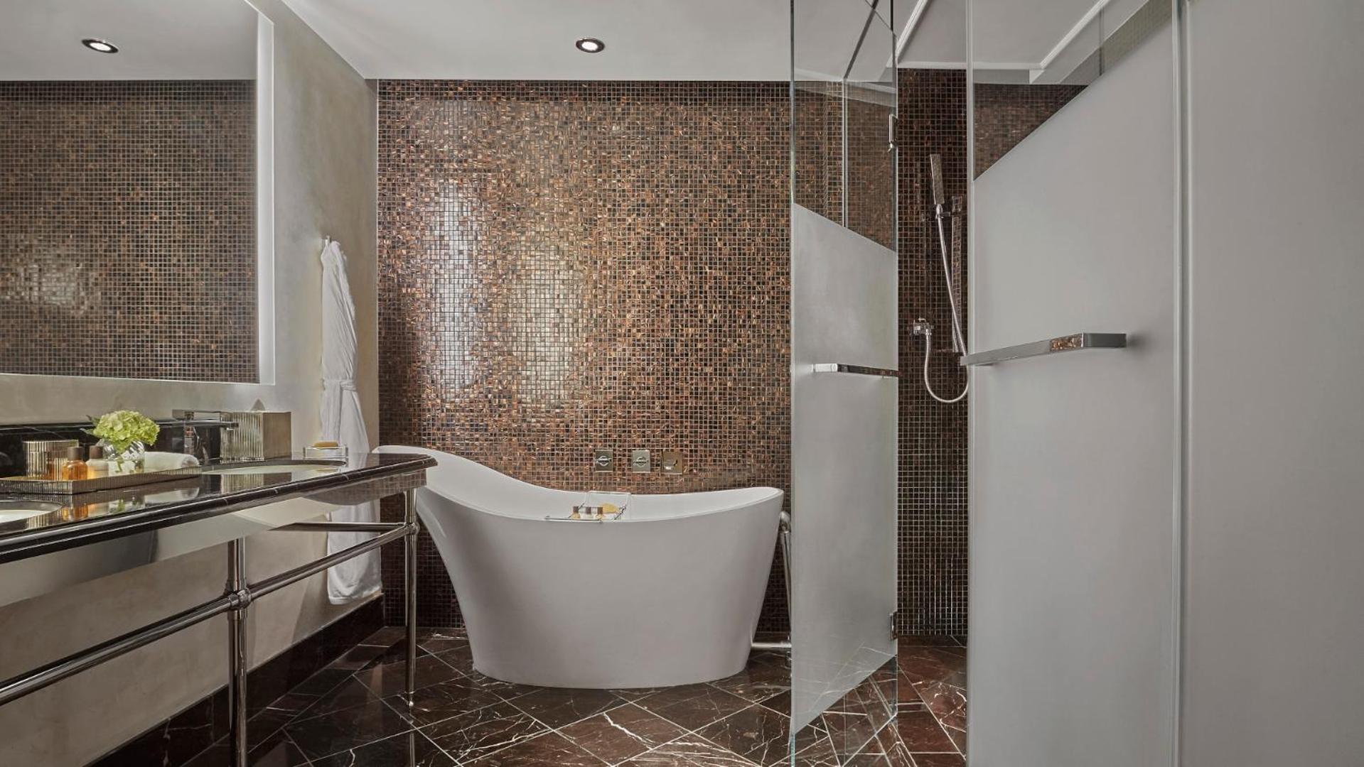 Deluxe Canal Two Full Beds