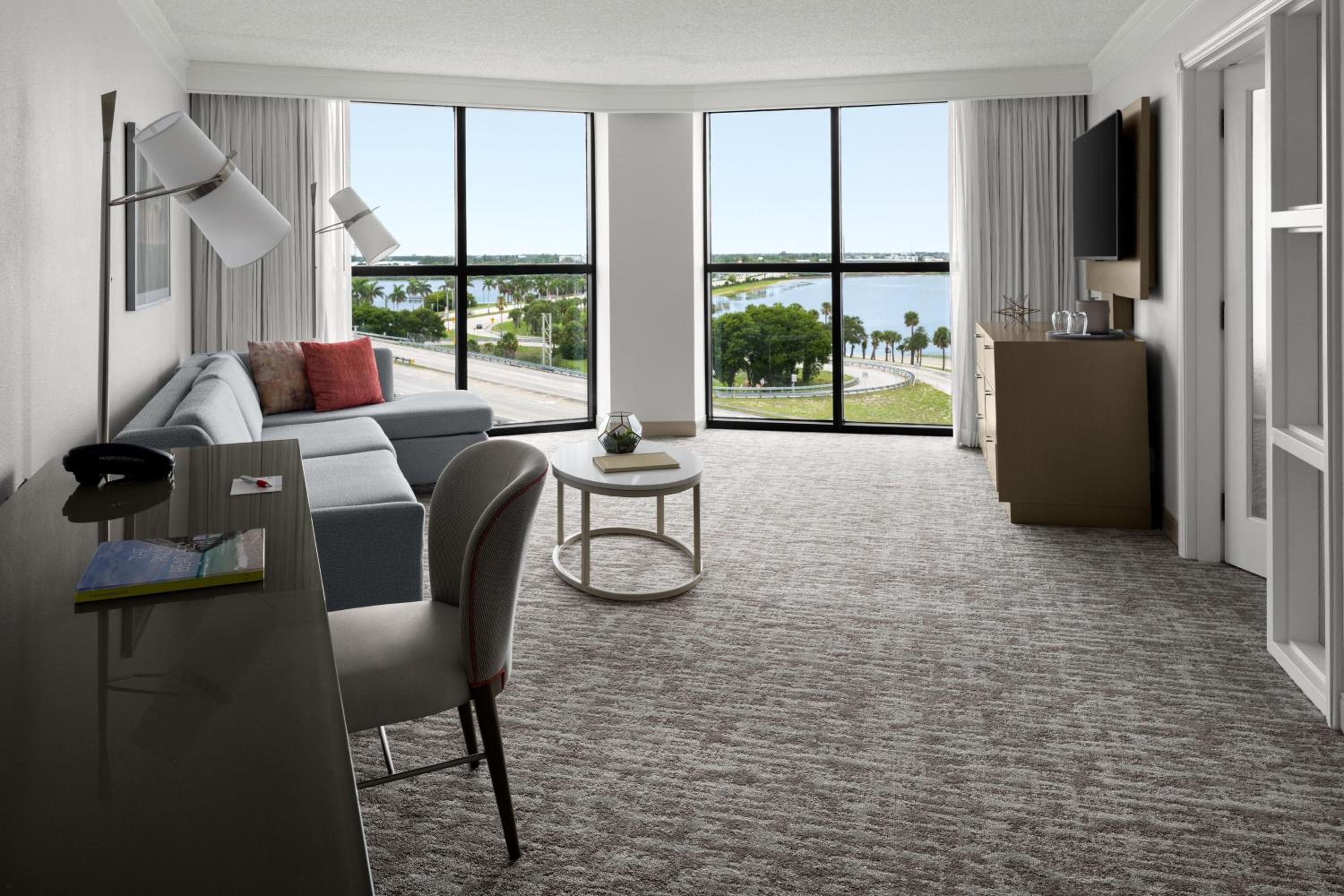 One-Bedroom King Suite with Lake View