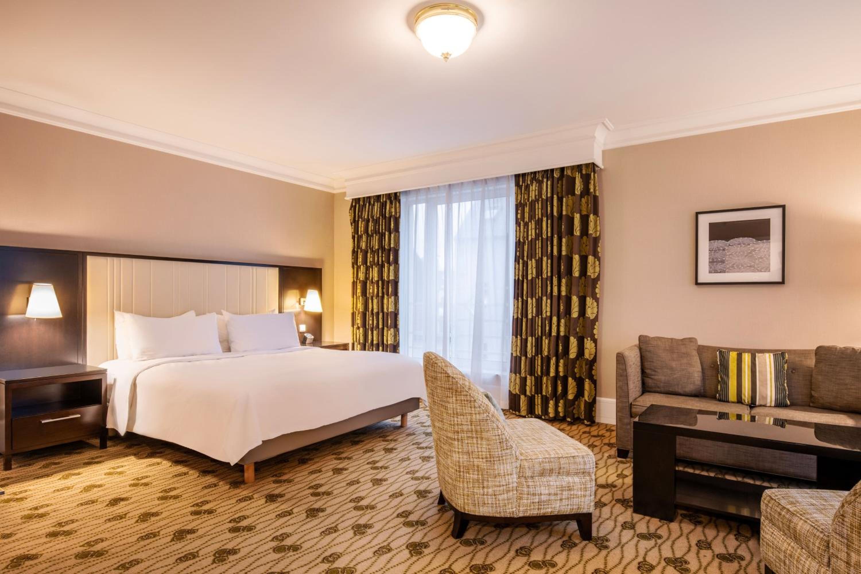 Junior Suite, Club Lounge Access