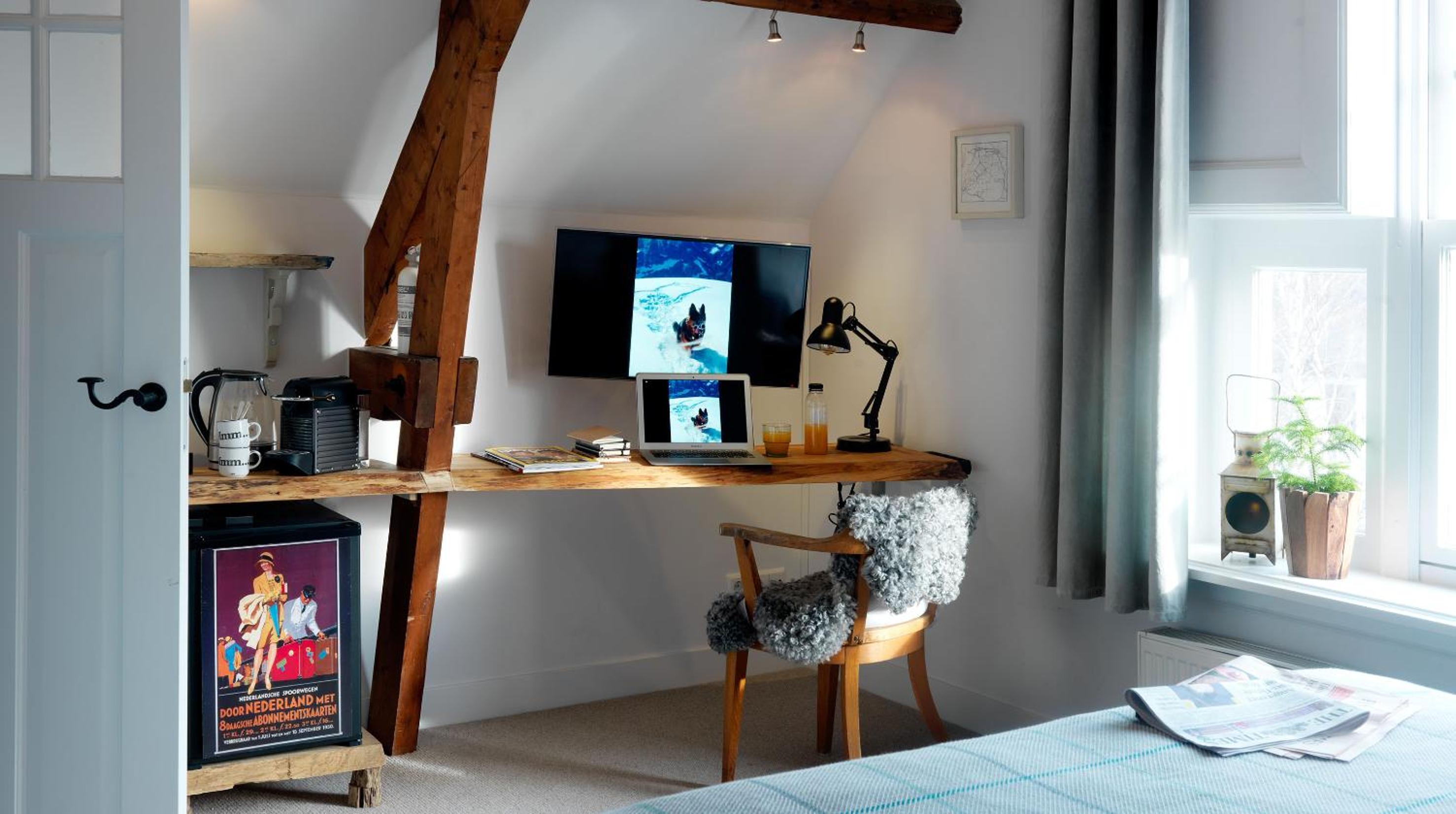 Deluxe Double Room with Shower