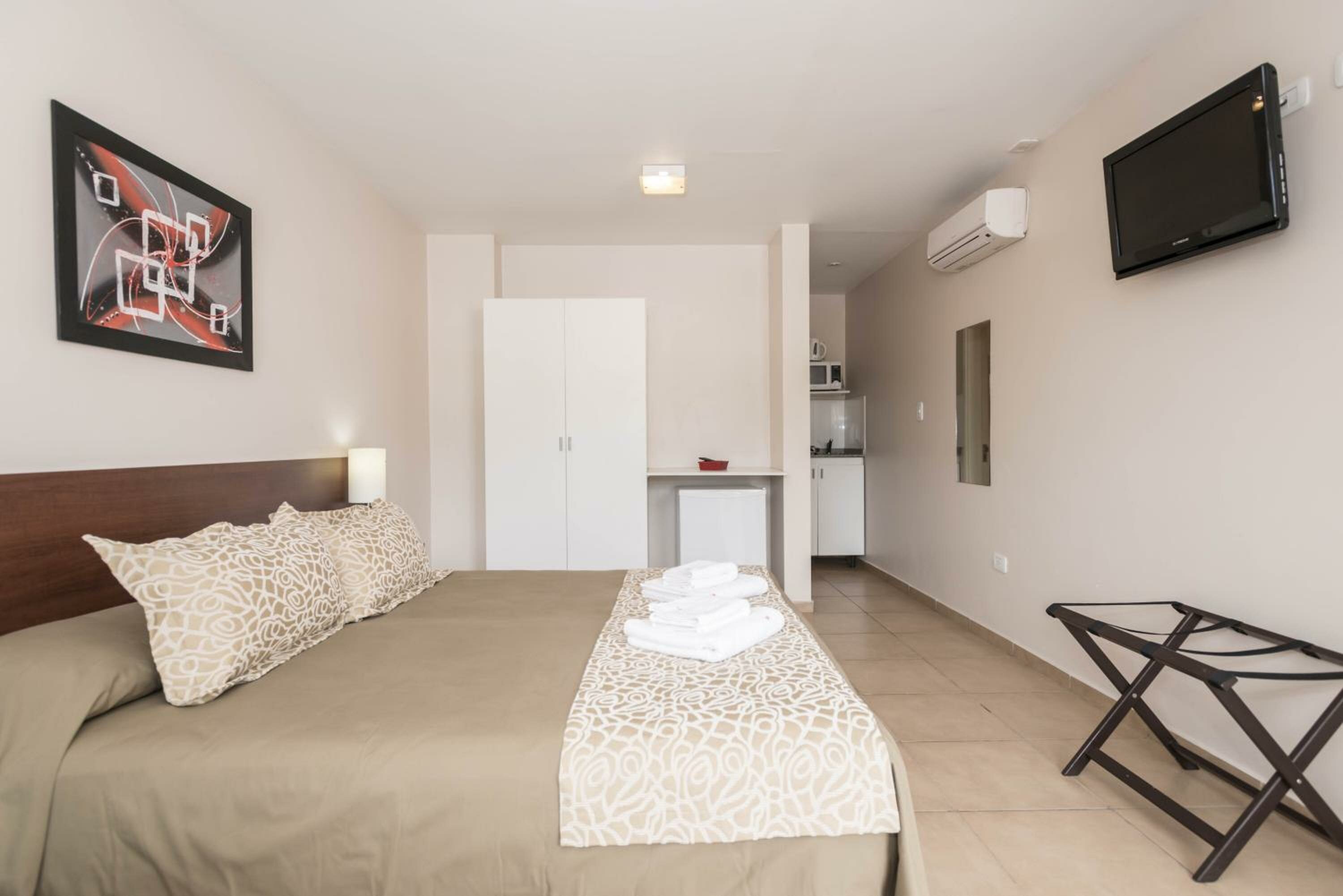 Studio (2 Adults)