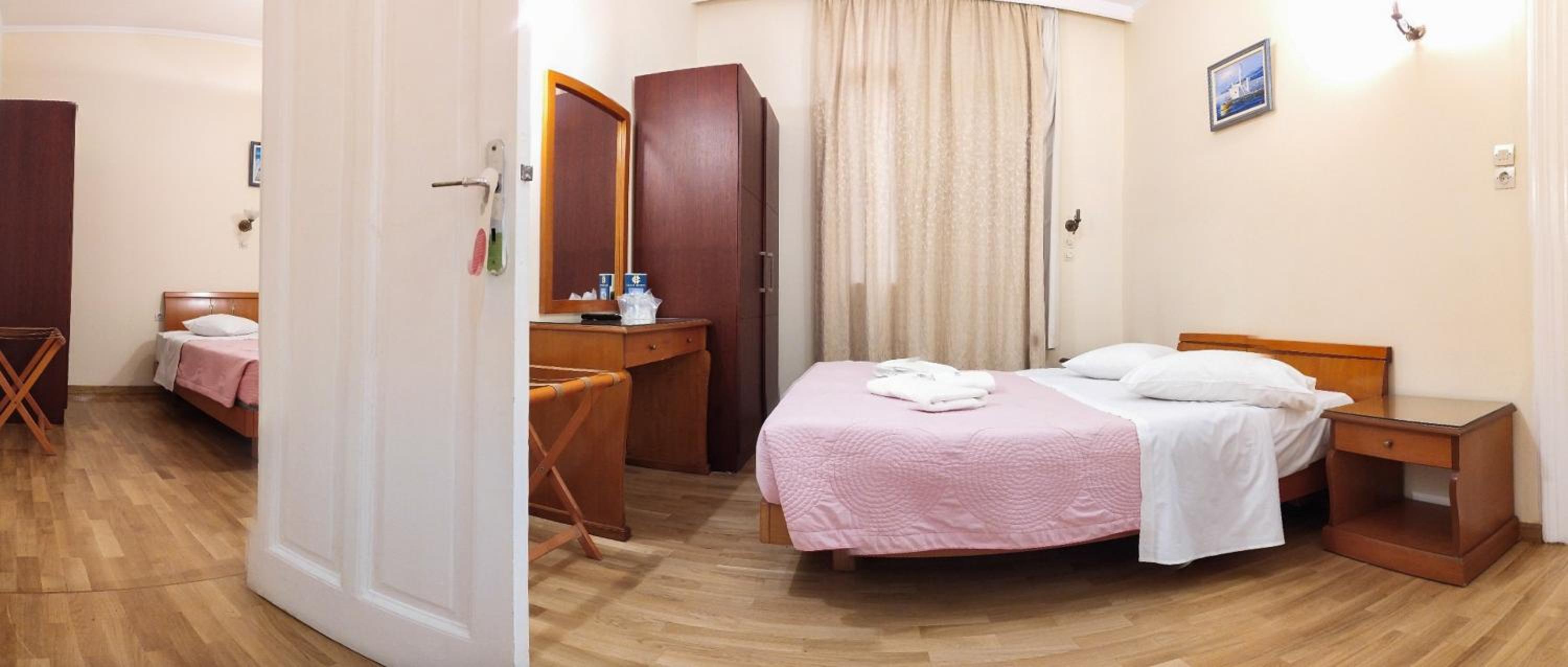 Family Room (2 Adults + 2 Children)