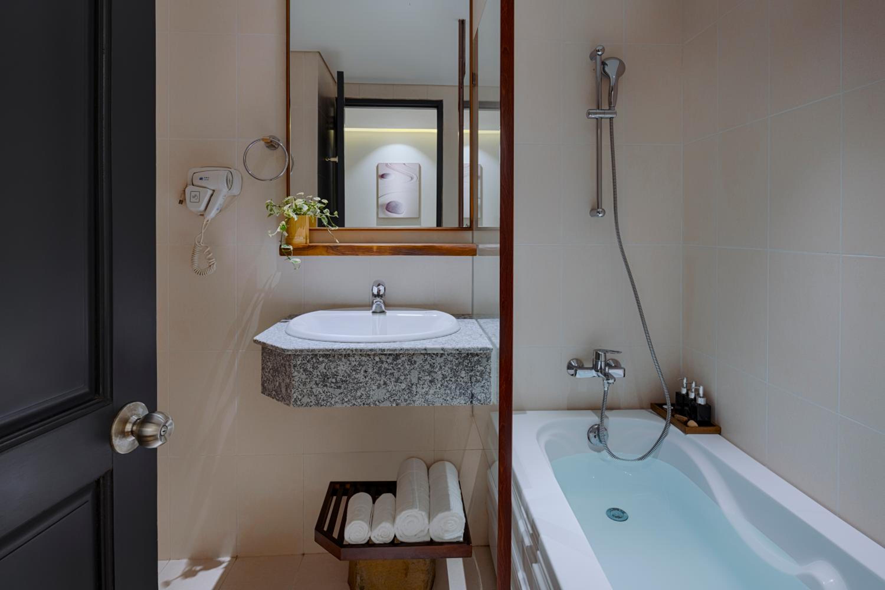 Superior Double Room - No Window