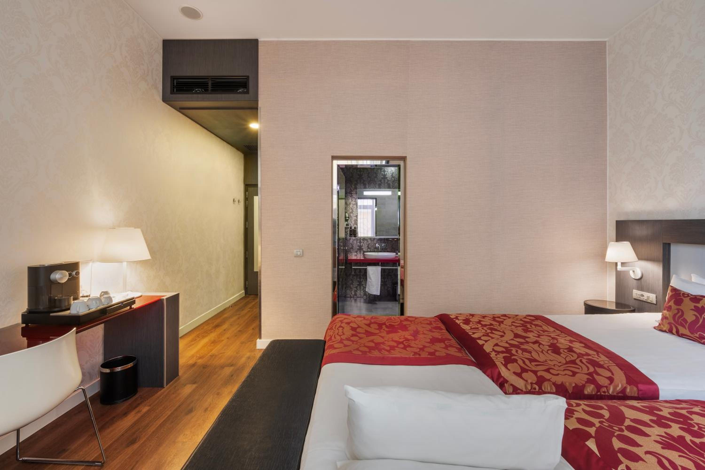 Deluxe Double Room with Extra Bed