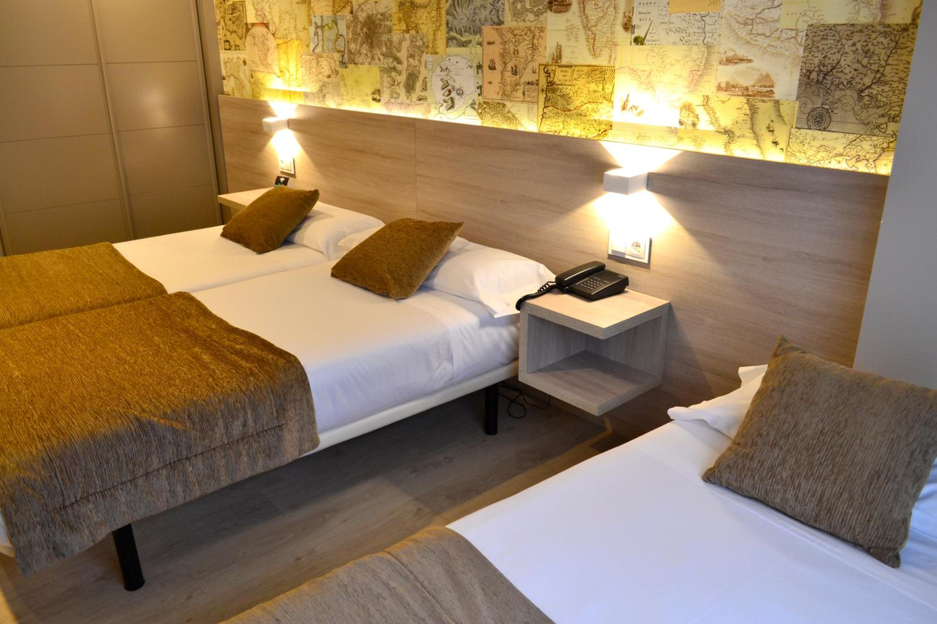 Twin Room with Extra Bed (3 Adults)