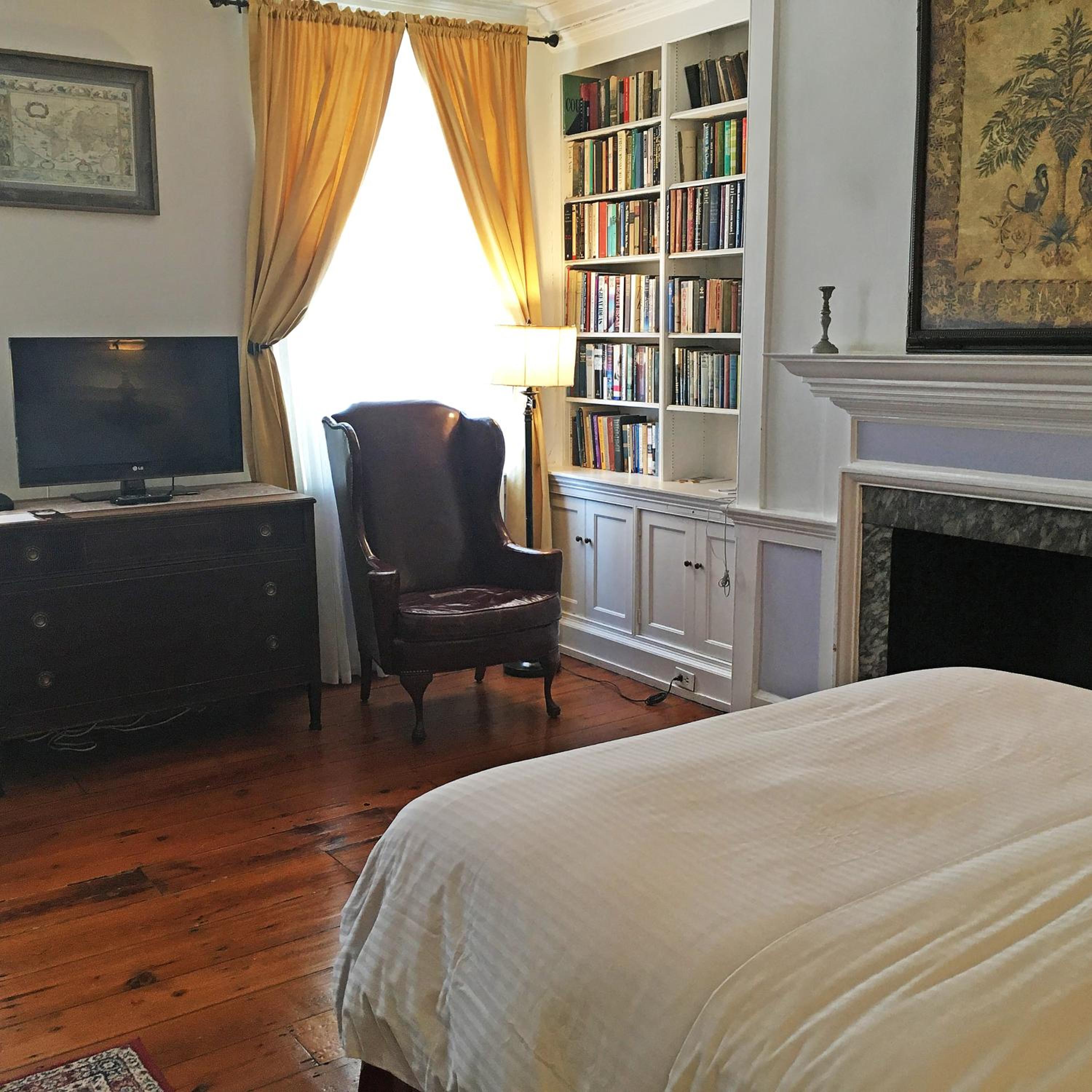  Luxury Room 202 Main House