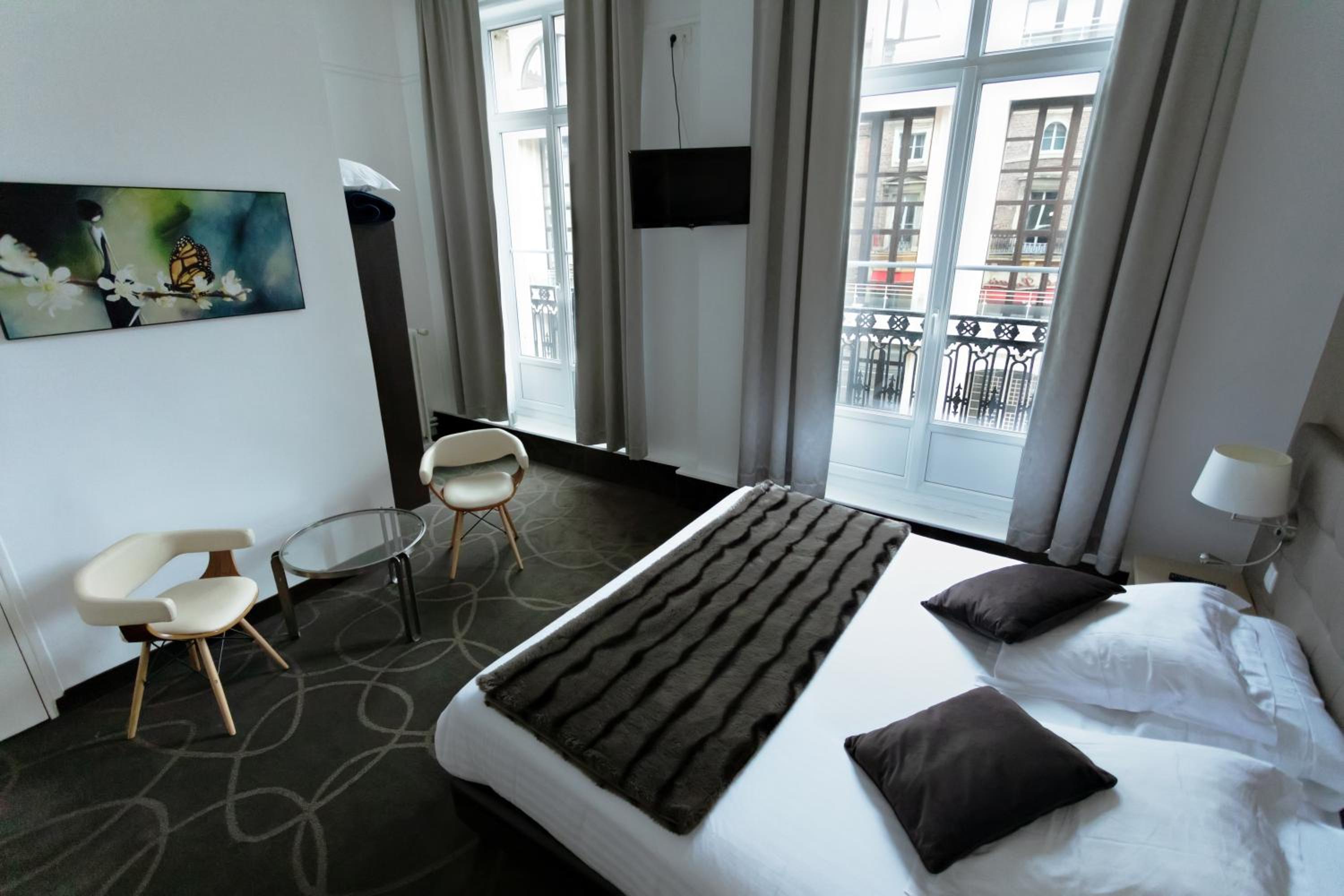 Double Room with Bath or Shower