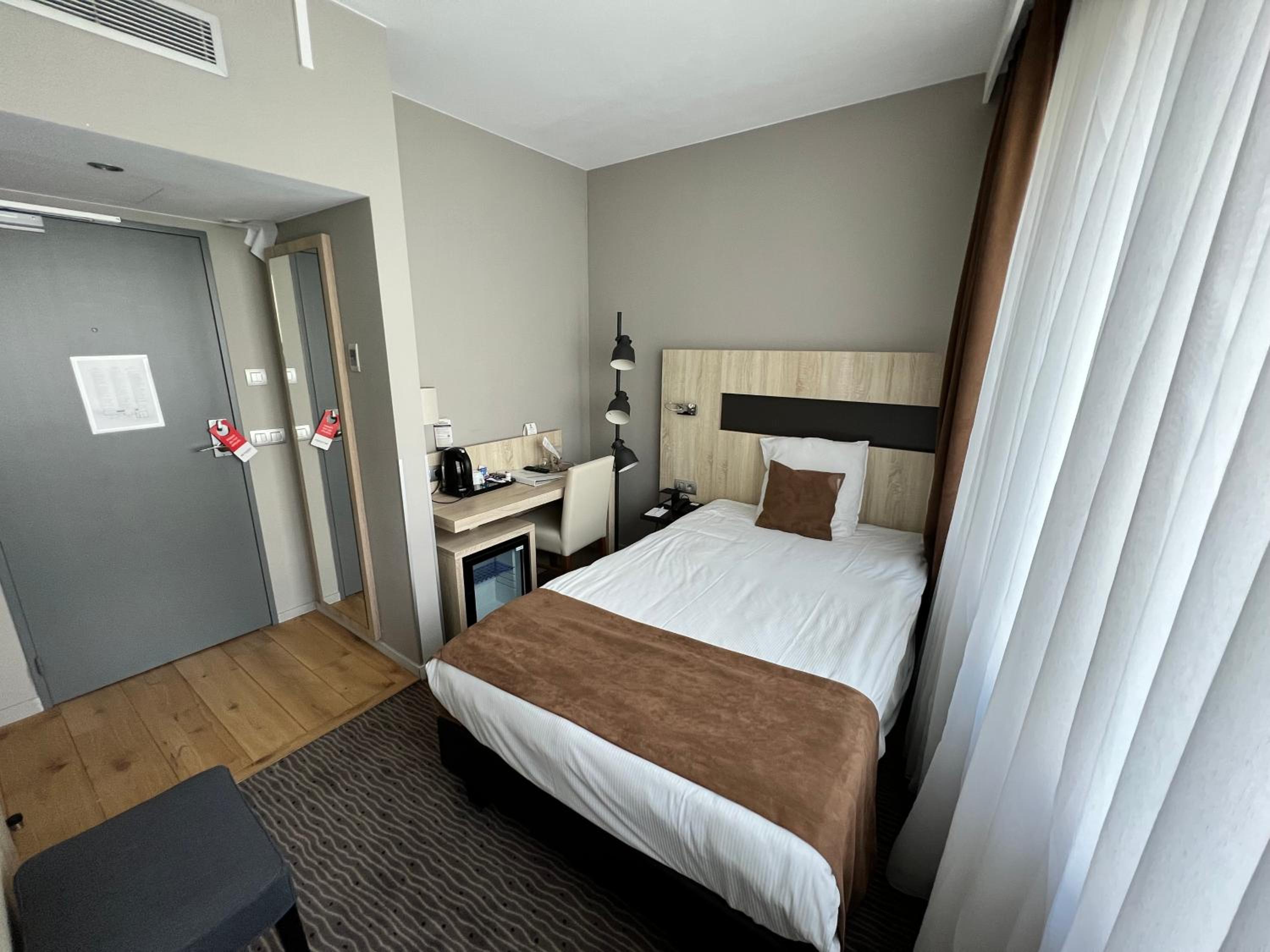 Single Room with Single Bed