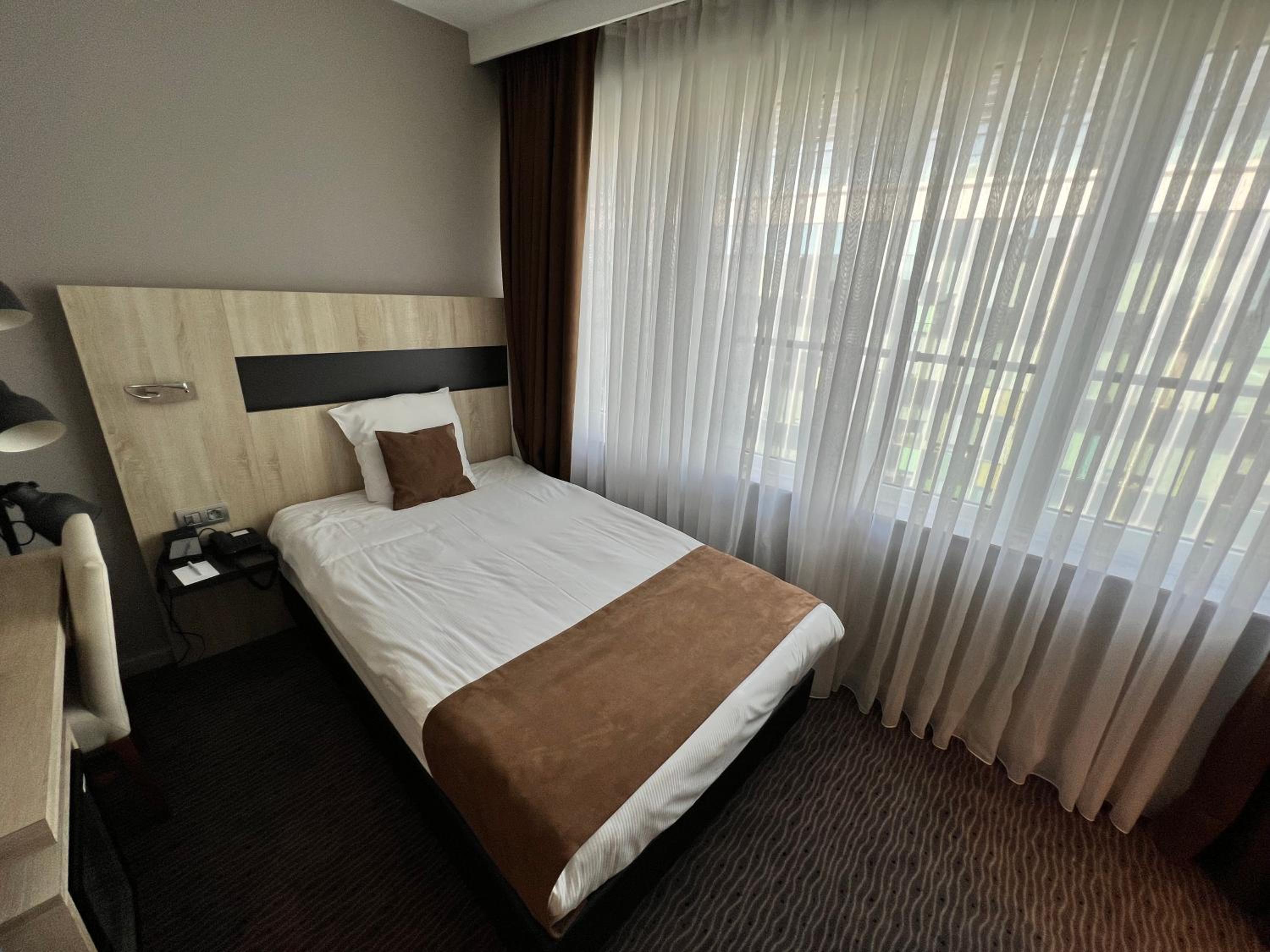 Single Room with Single Bed