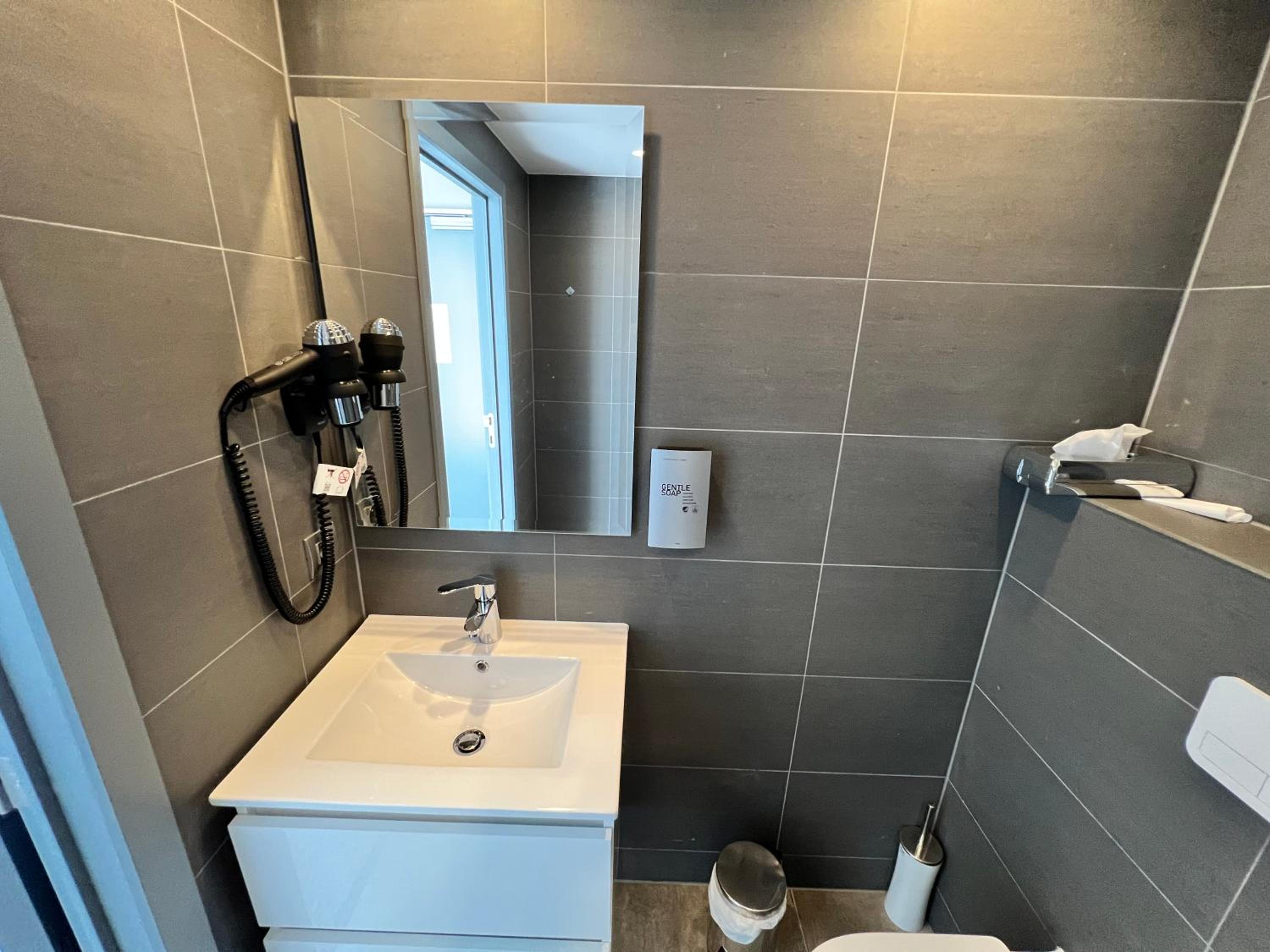 Single Room with Single Bed