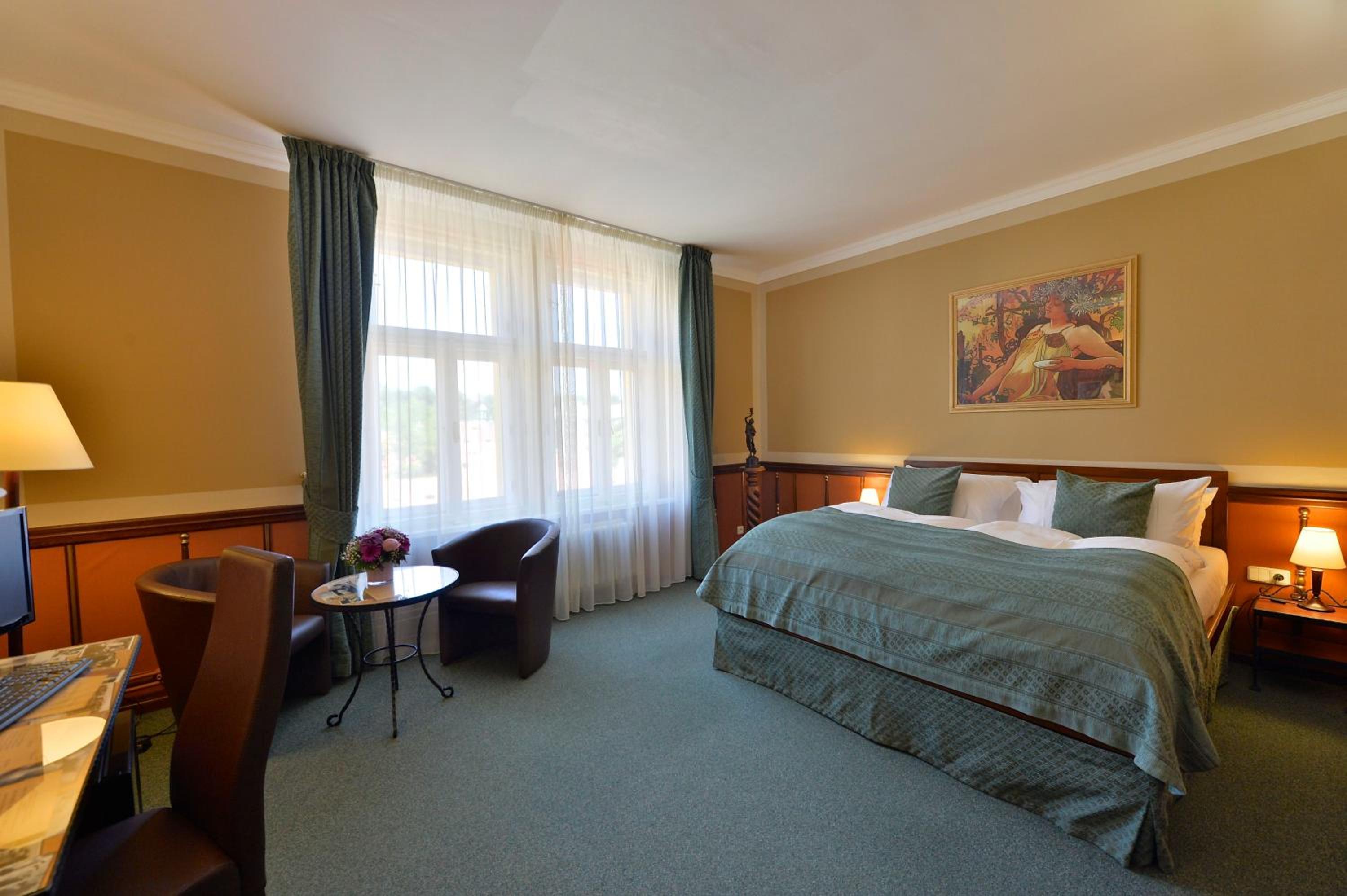 Deluxe Double or Twin Room