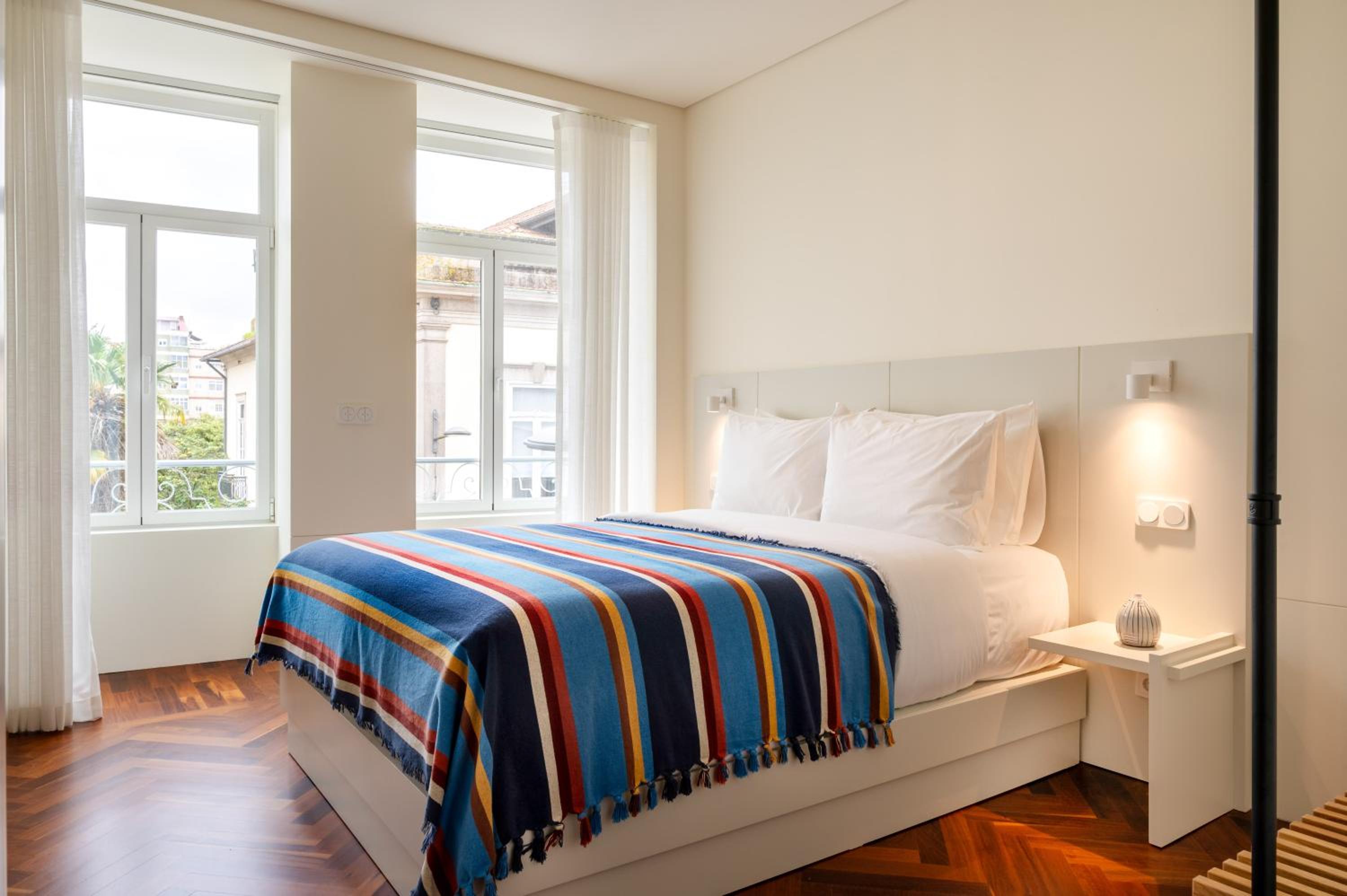 Deluxe Two-bedroom Apartment with City View