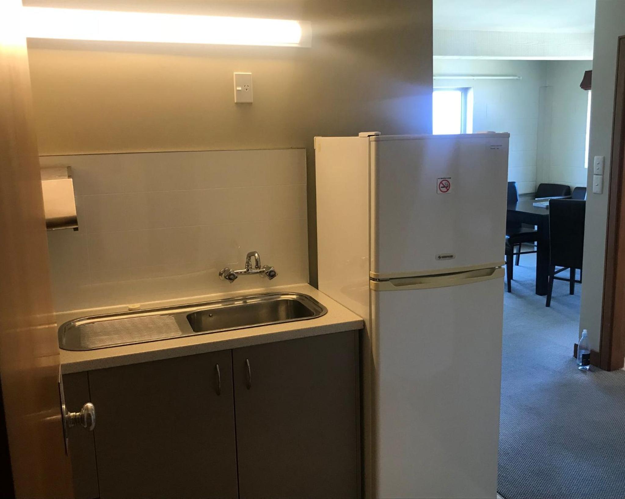 Lakeview Two bedroom studio with Kitchenette