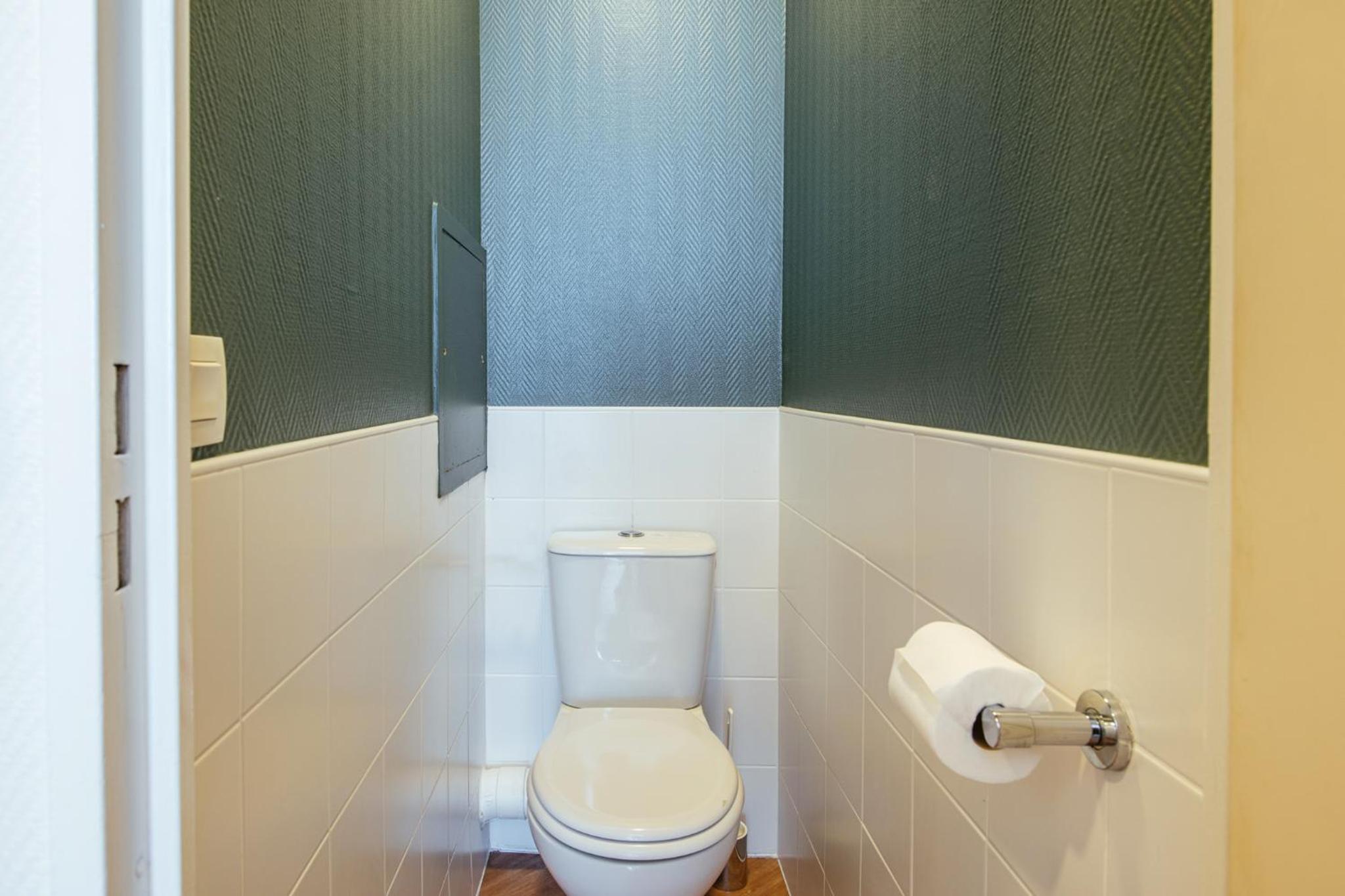 Two-Bedroom Apartment (6 Adults)