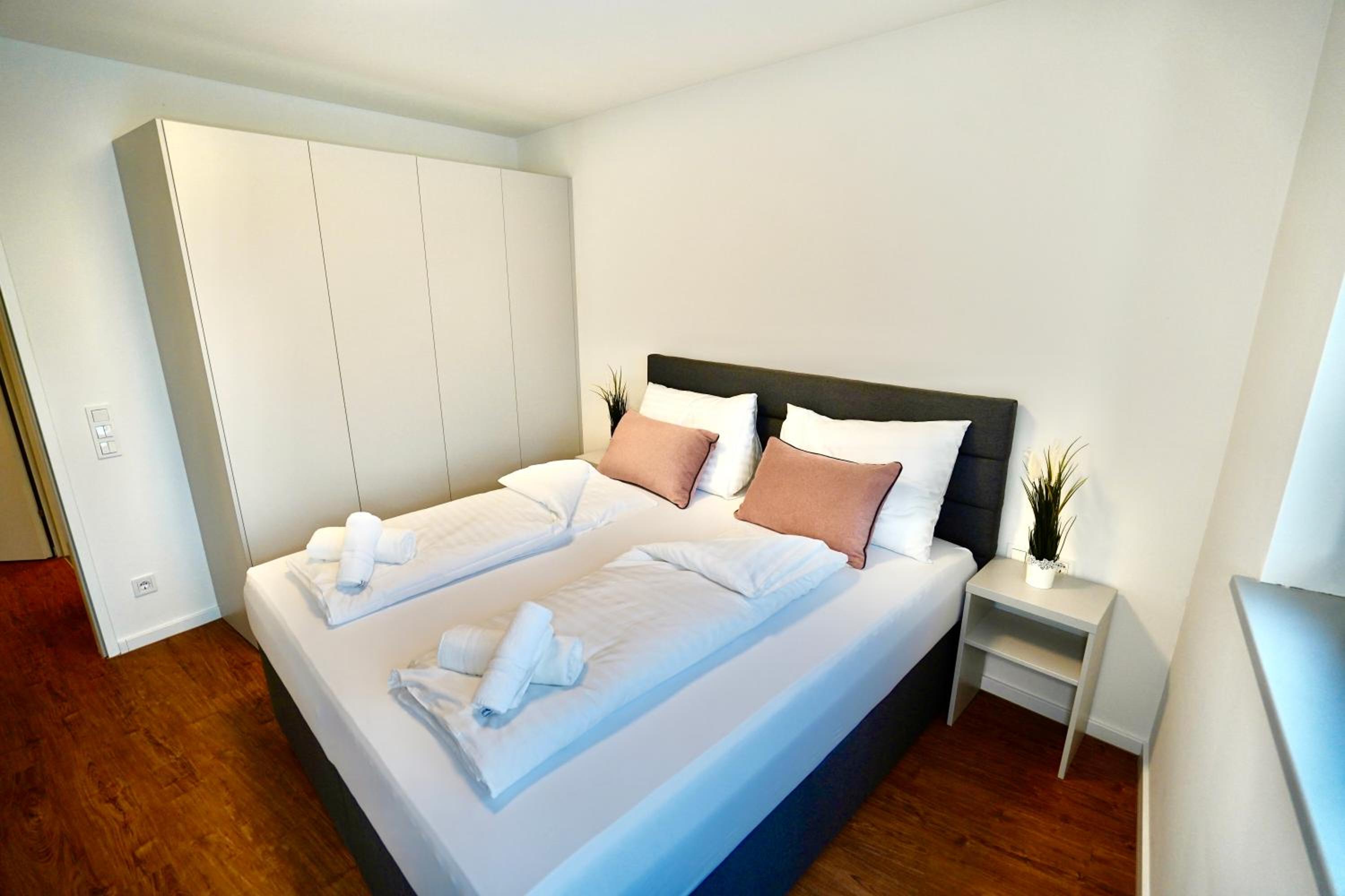 Apartment with Mountain View