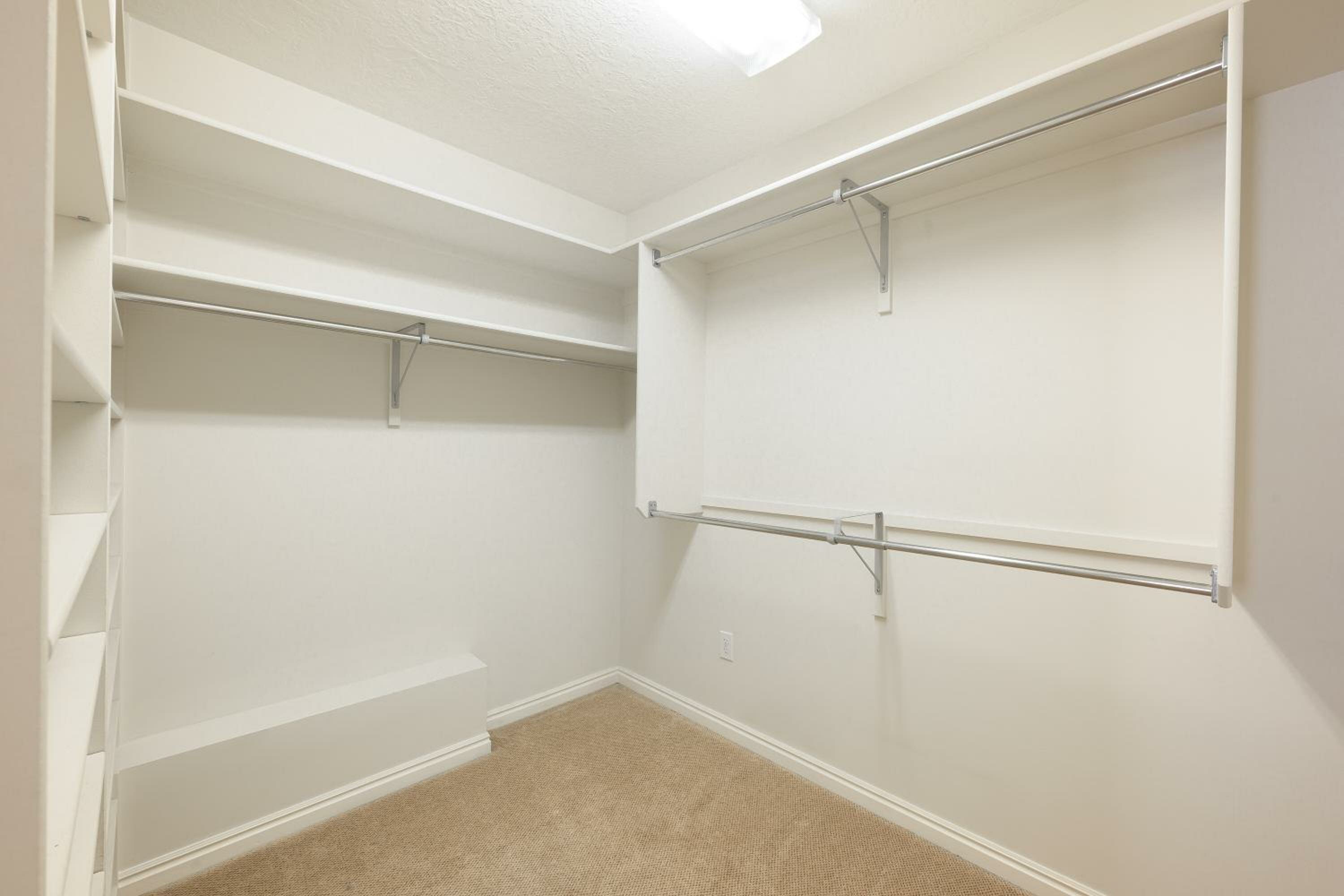 Deluxe One-Bedroom Apartment