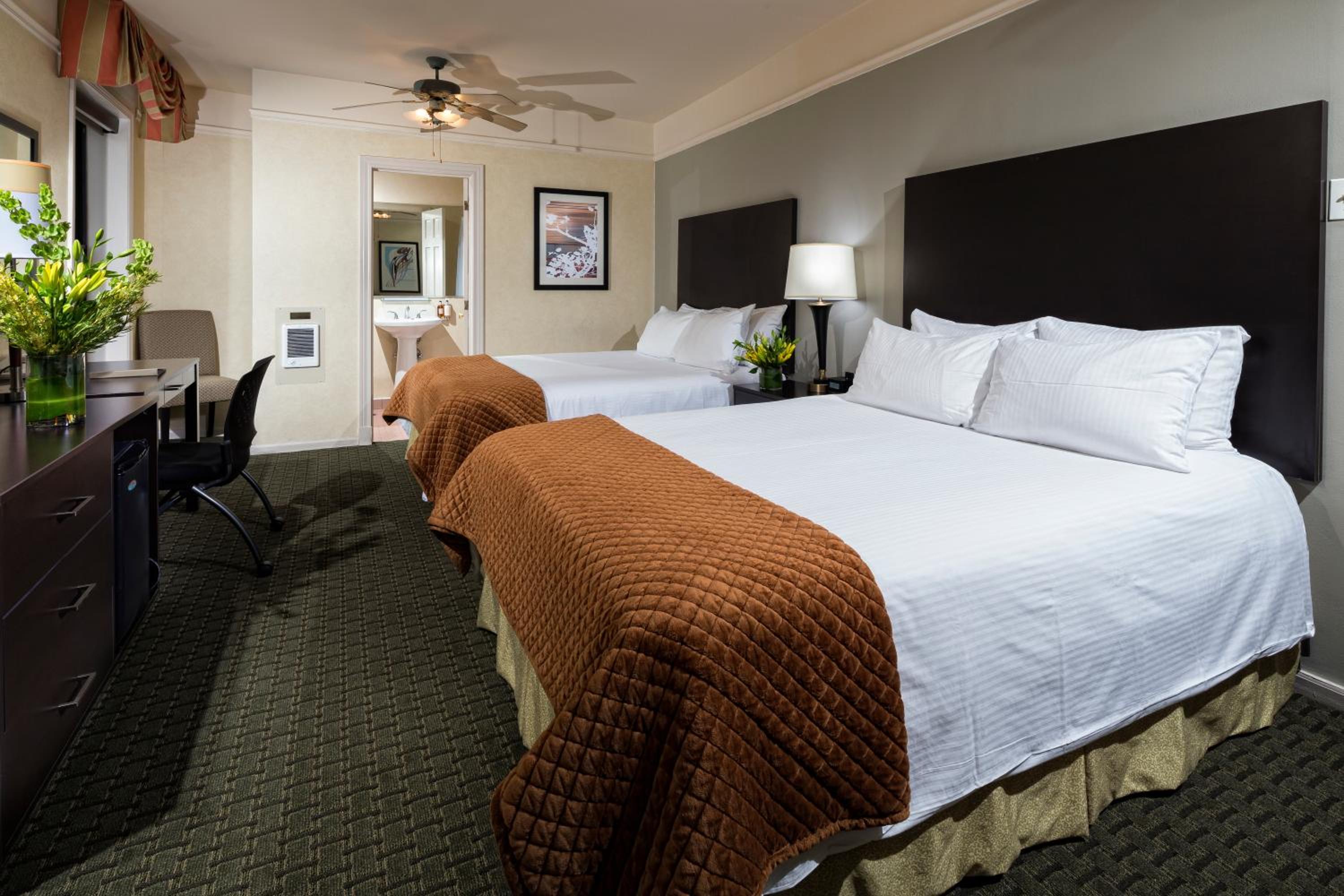 Deluxe Queen Room with Two Queen Beds