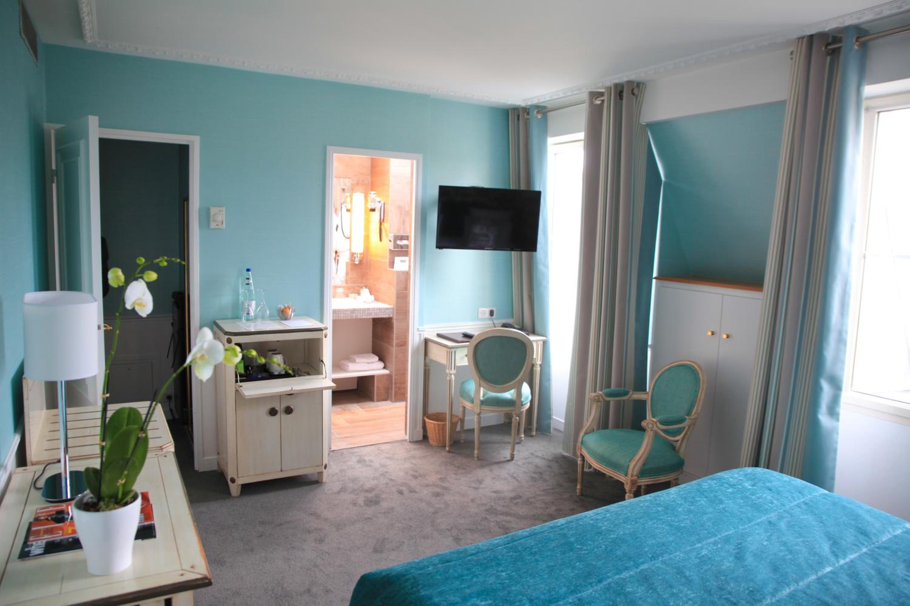 Deluxe Double or Twin Room