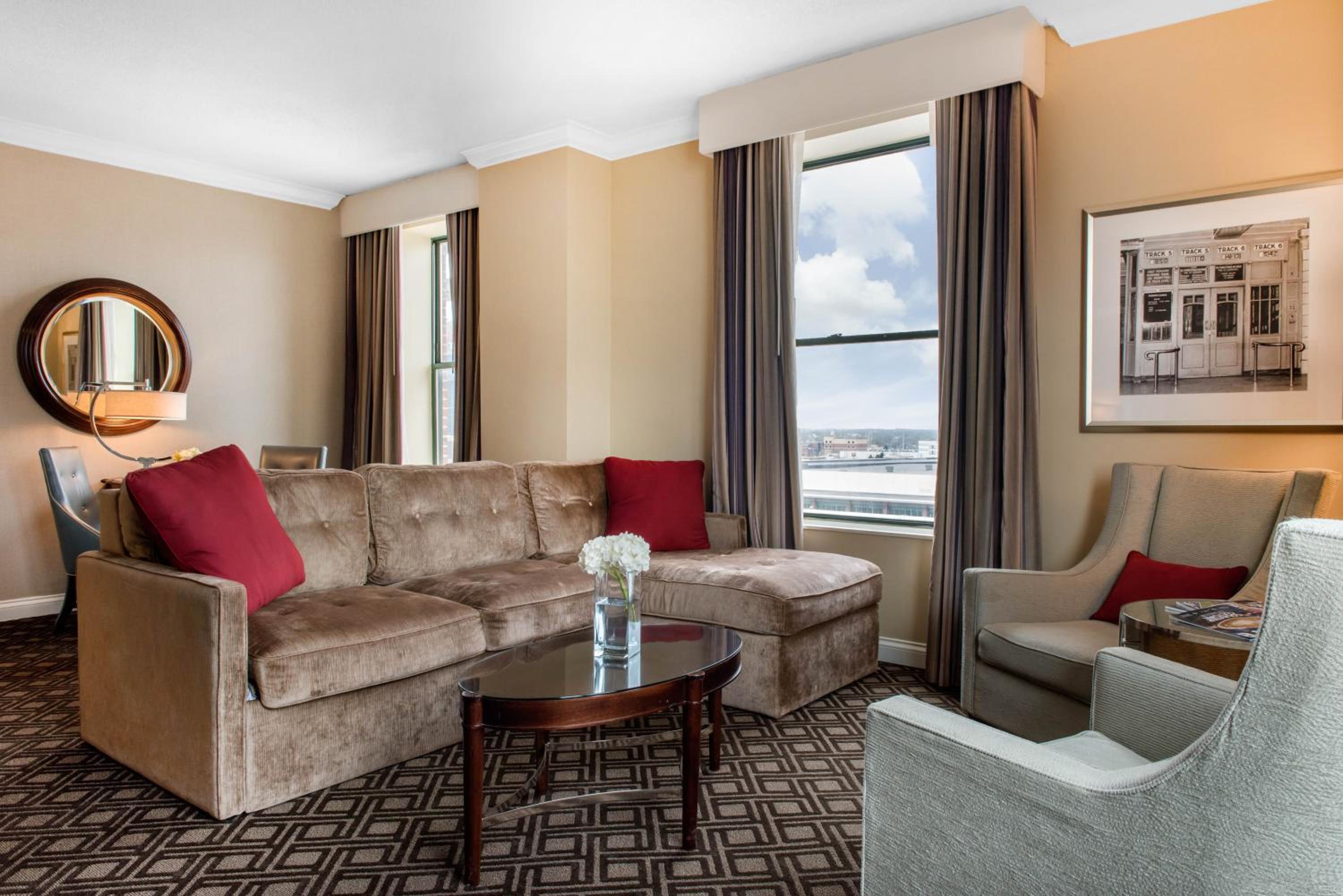 Severin Suite - 1 King Bed