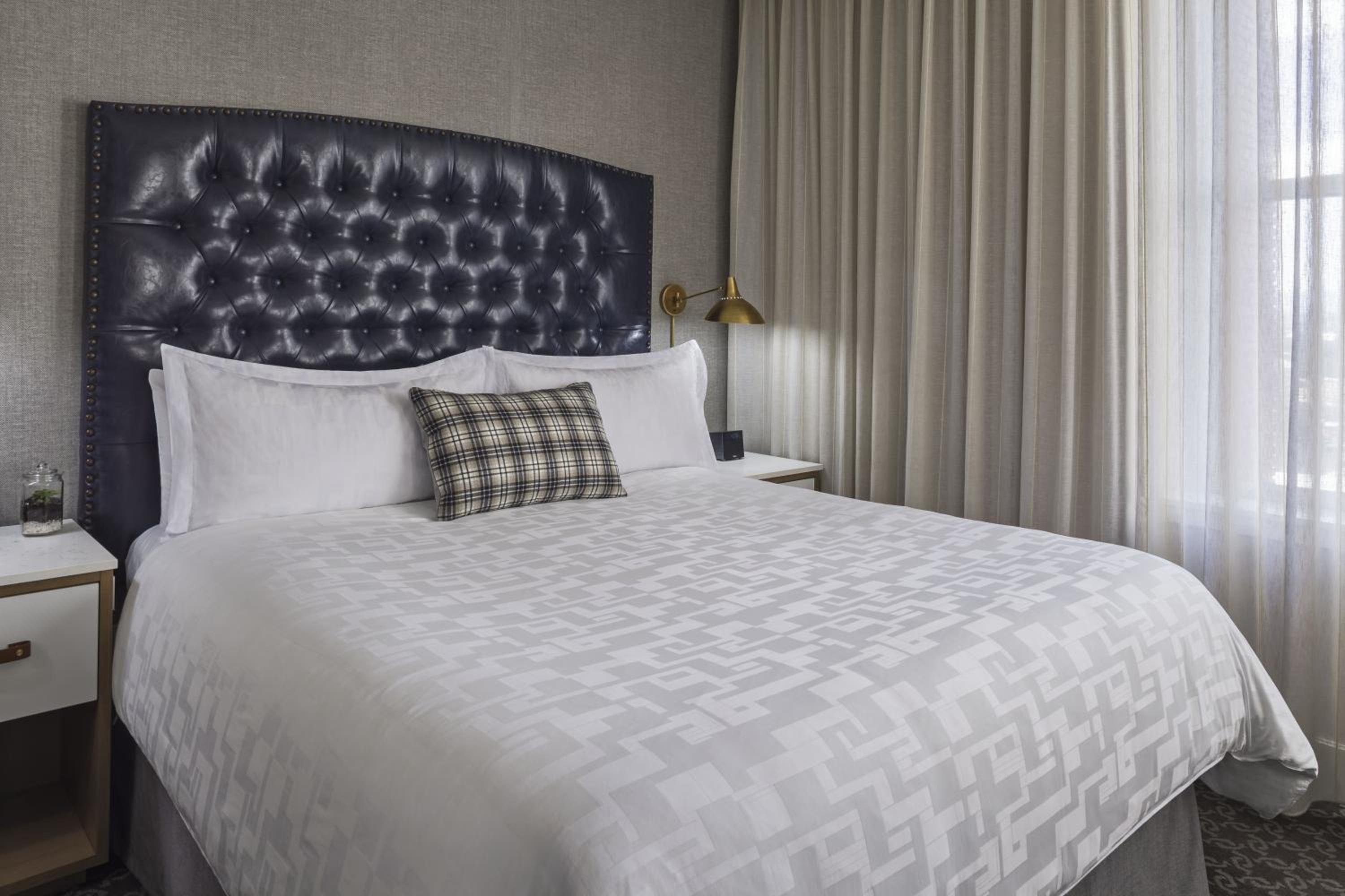 One-Bedroom Suite