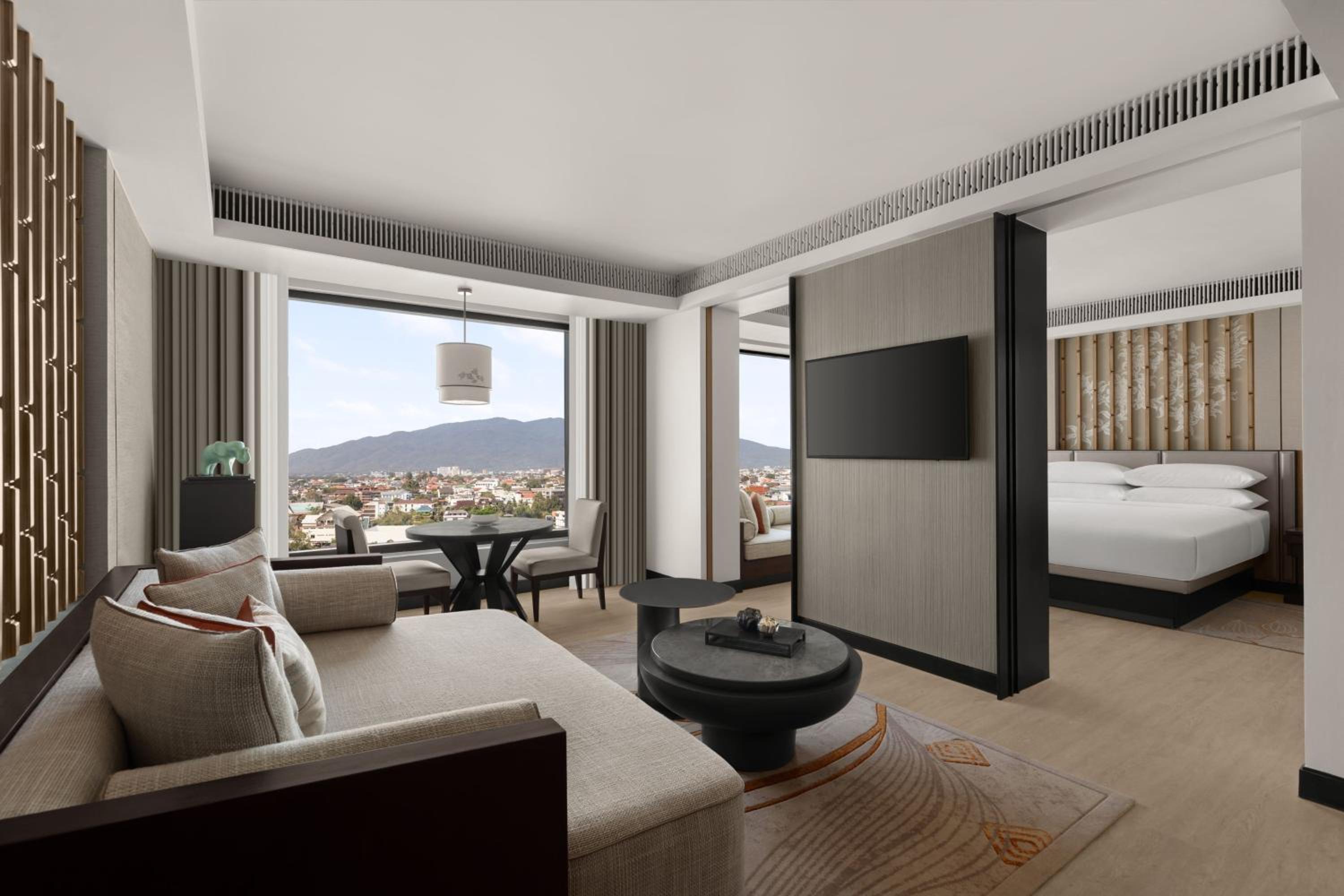 Executive Suite - King Bed - High Floor - Club Lounge Access