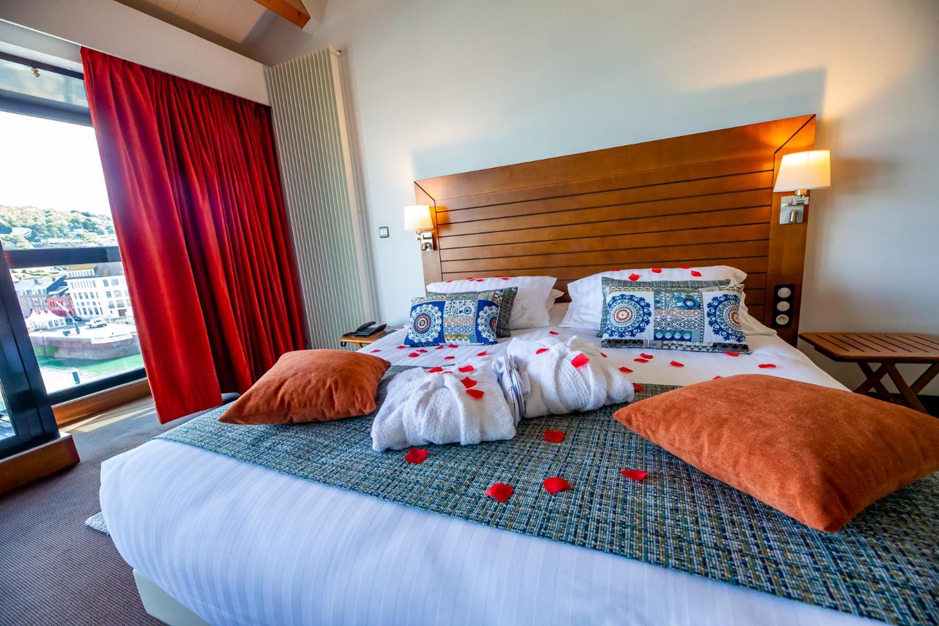 Deluxe Suite with Sea View