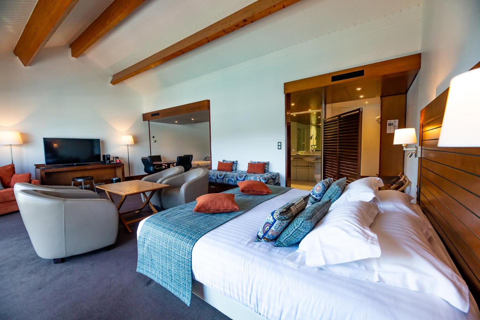 Deluxe Suite with Sea View