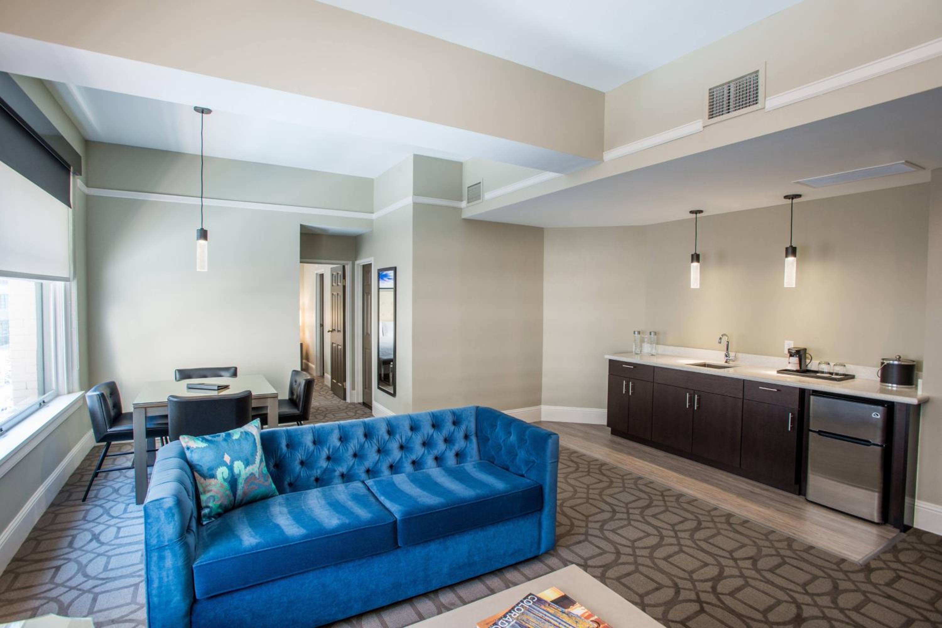 One-Bedroom Premium King Suite