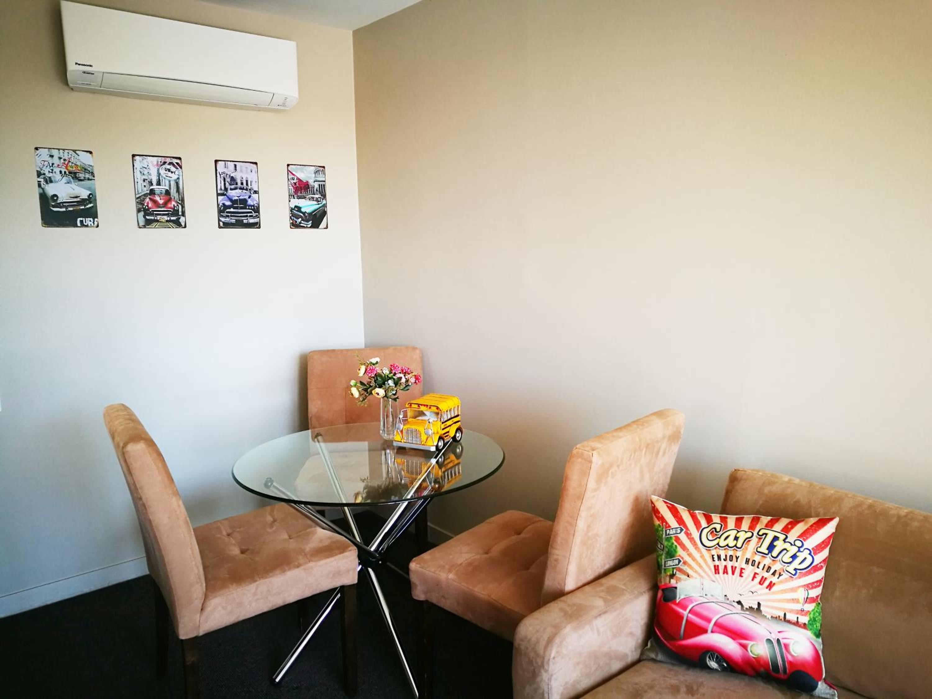 One-Bedroom King Suite