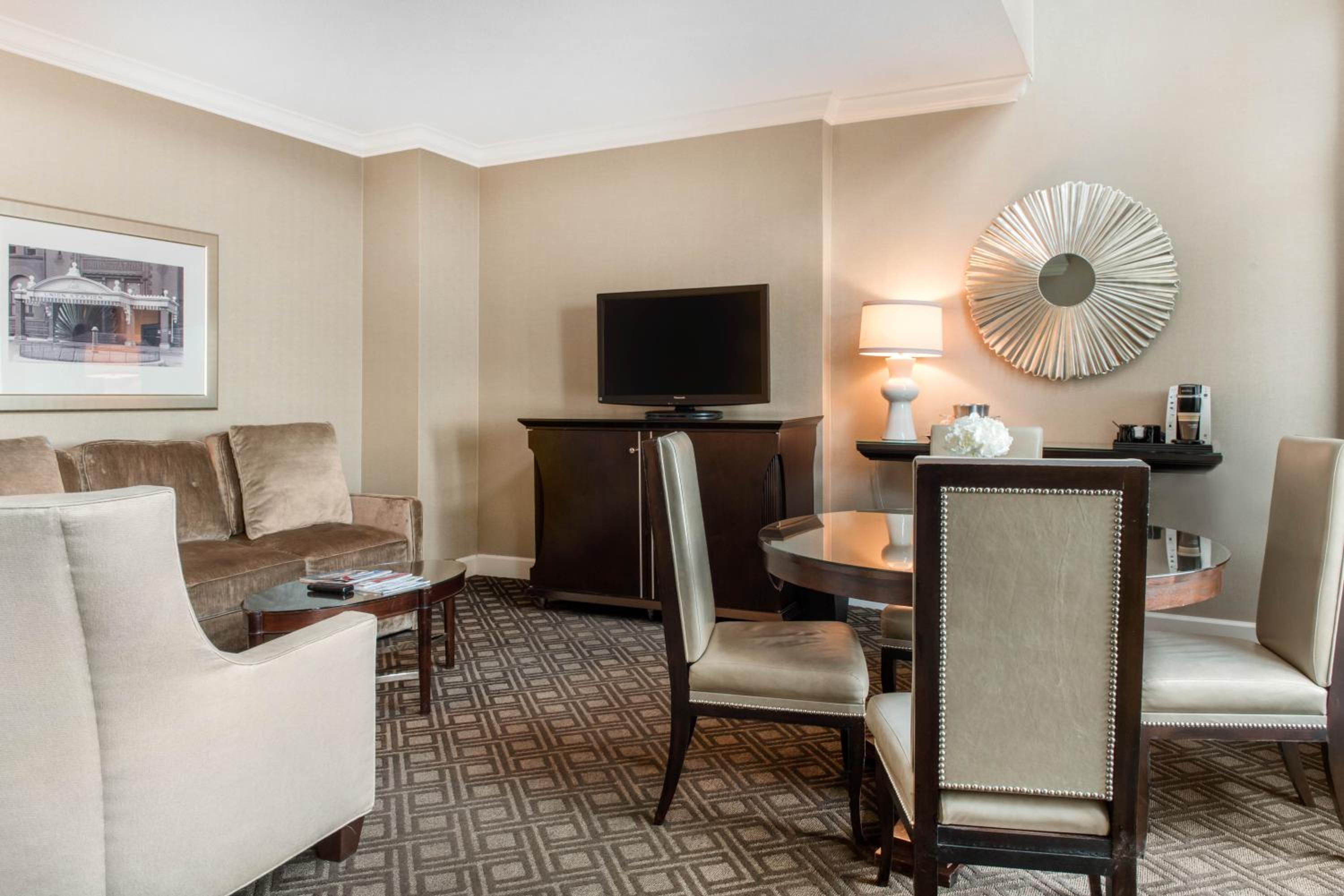 Loft Suite - 1 King Bed