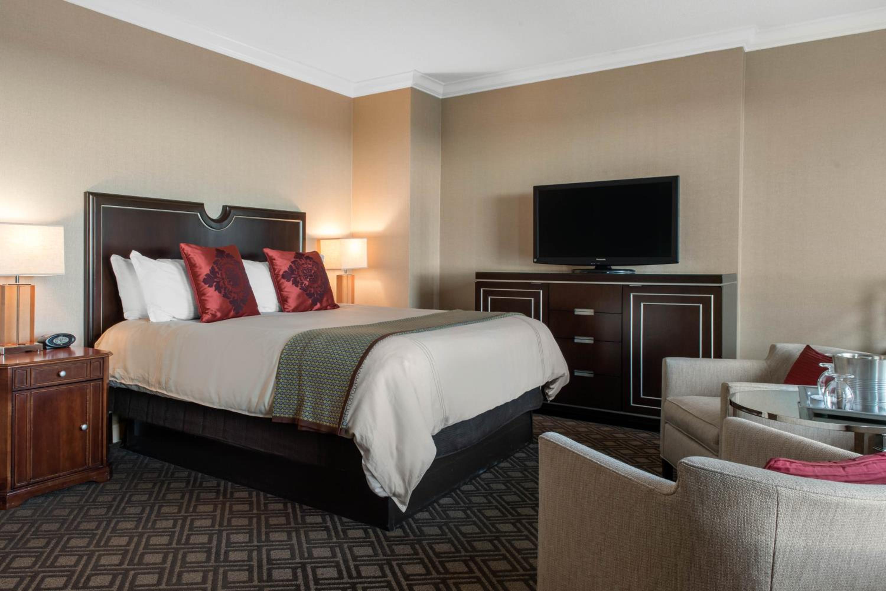 Loft Suite - 1 King Bed