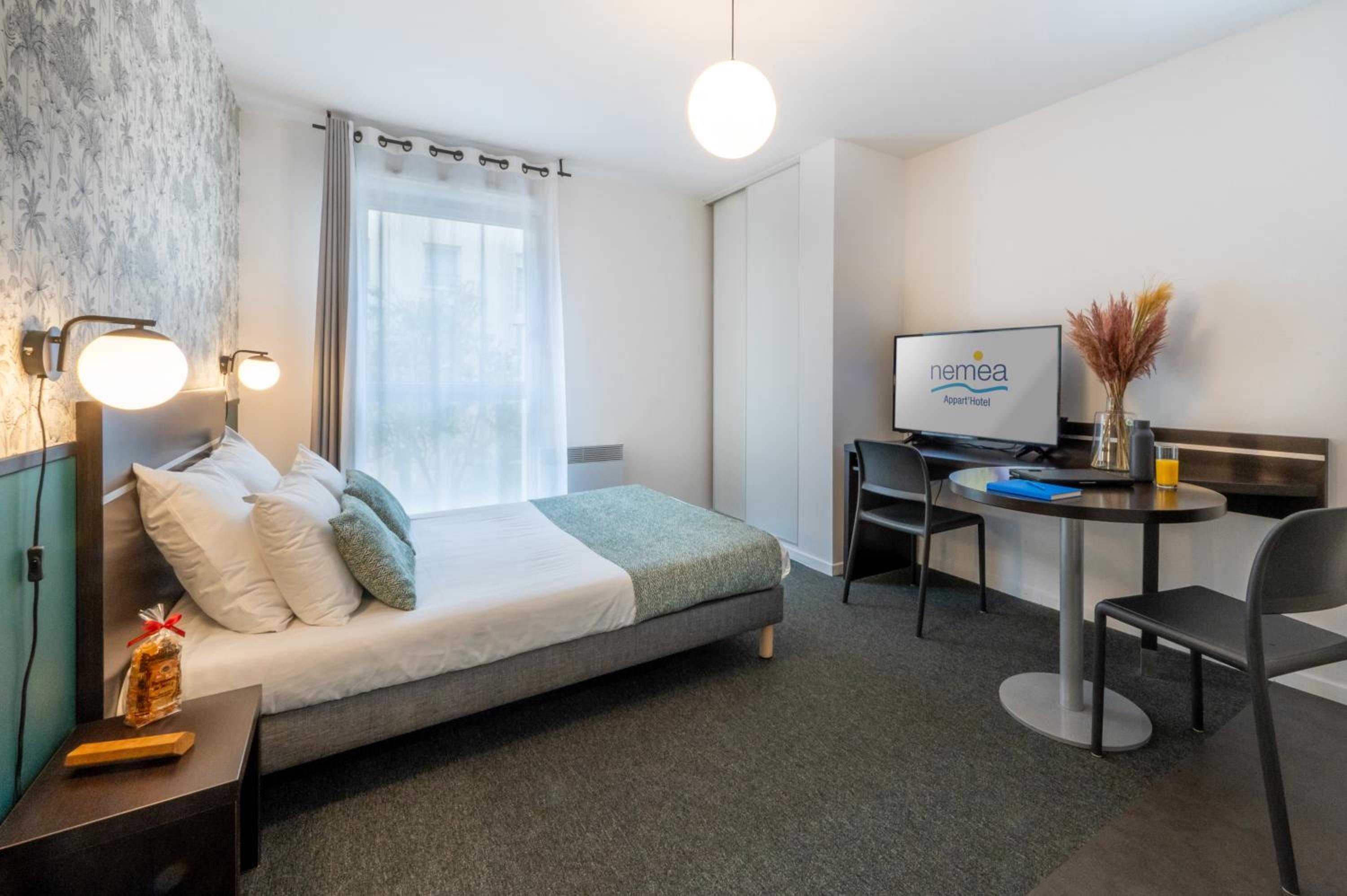 Studio with Double Bed (2 Adults)