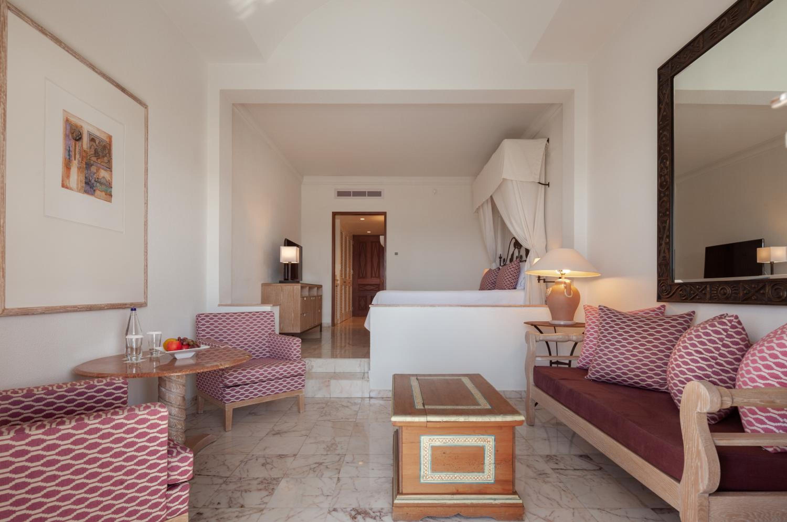 Garden Studio with Whirlpool