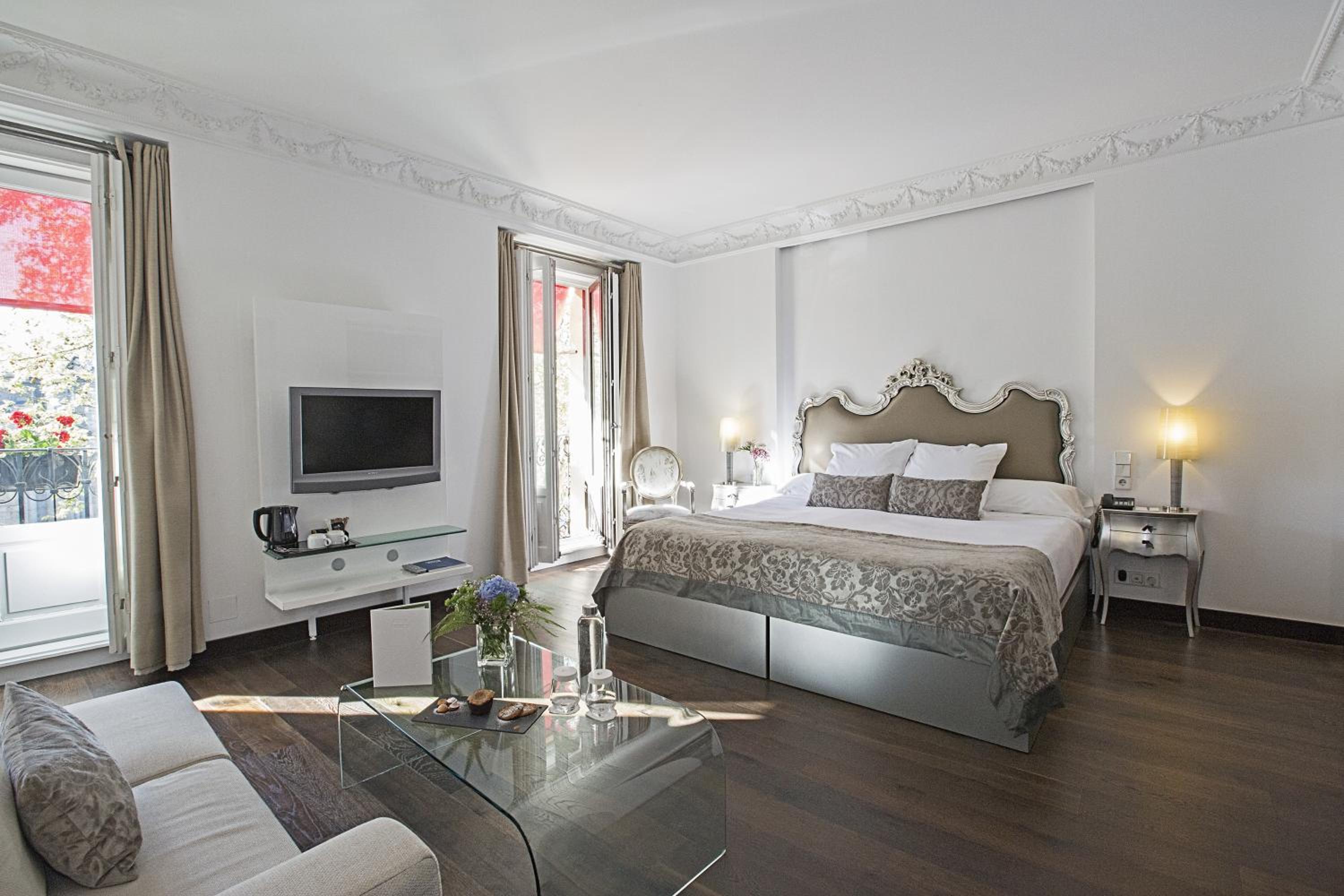 Deluxe Double or Twin Room with View