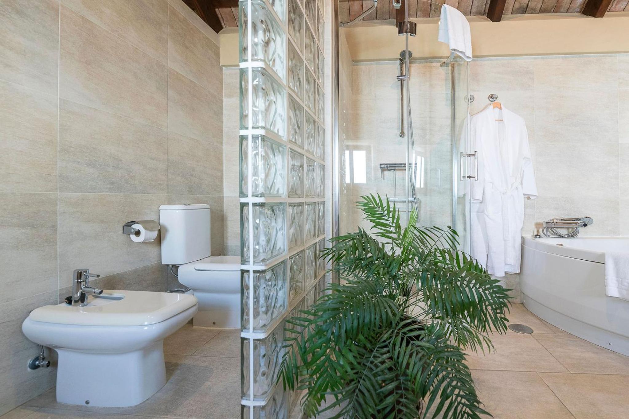 Suite with Spa Bath