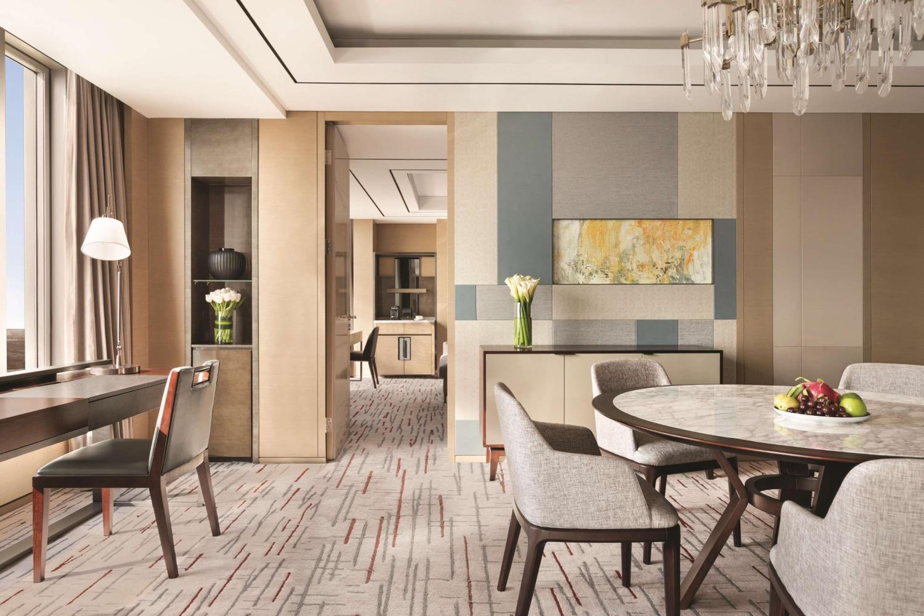 Executive Suite River View King