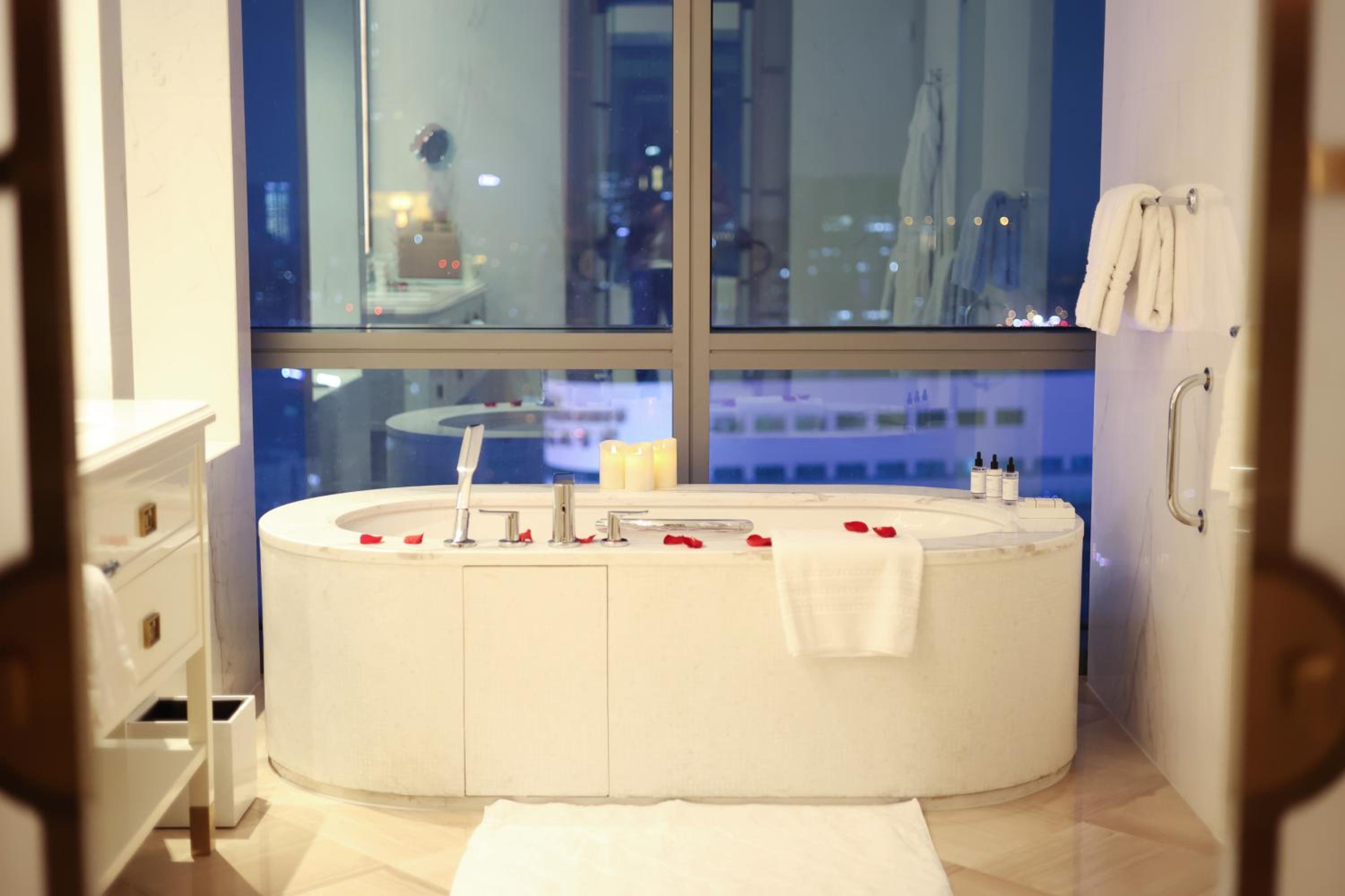 Premier Twin Bed Suite