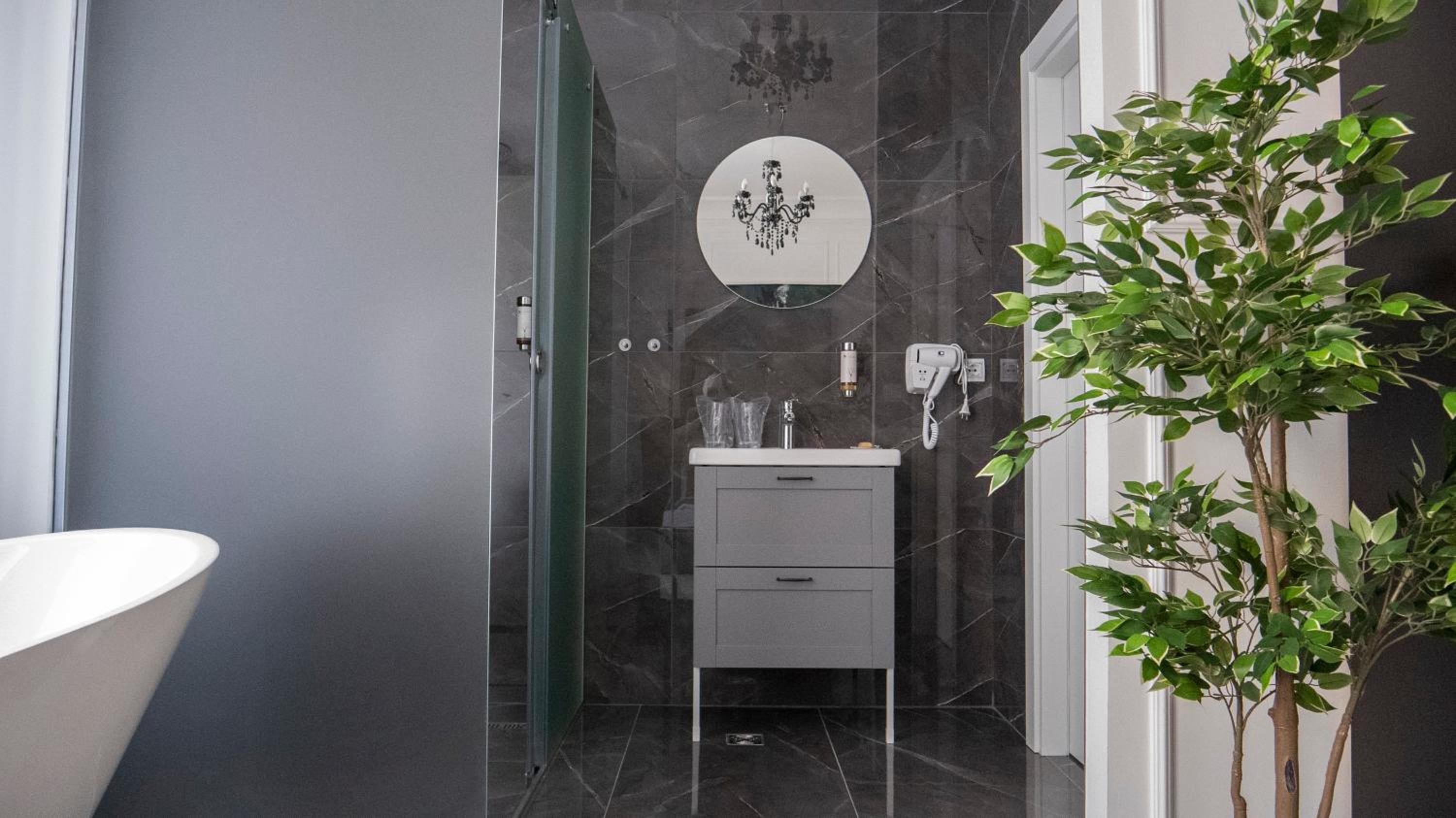 Deluxe Suite with City View