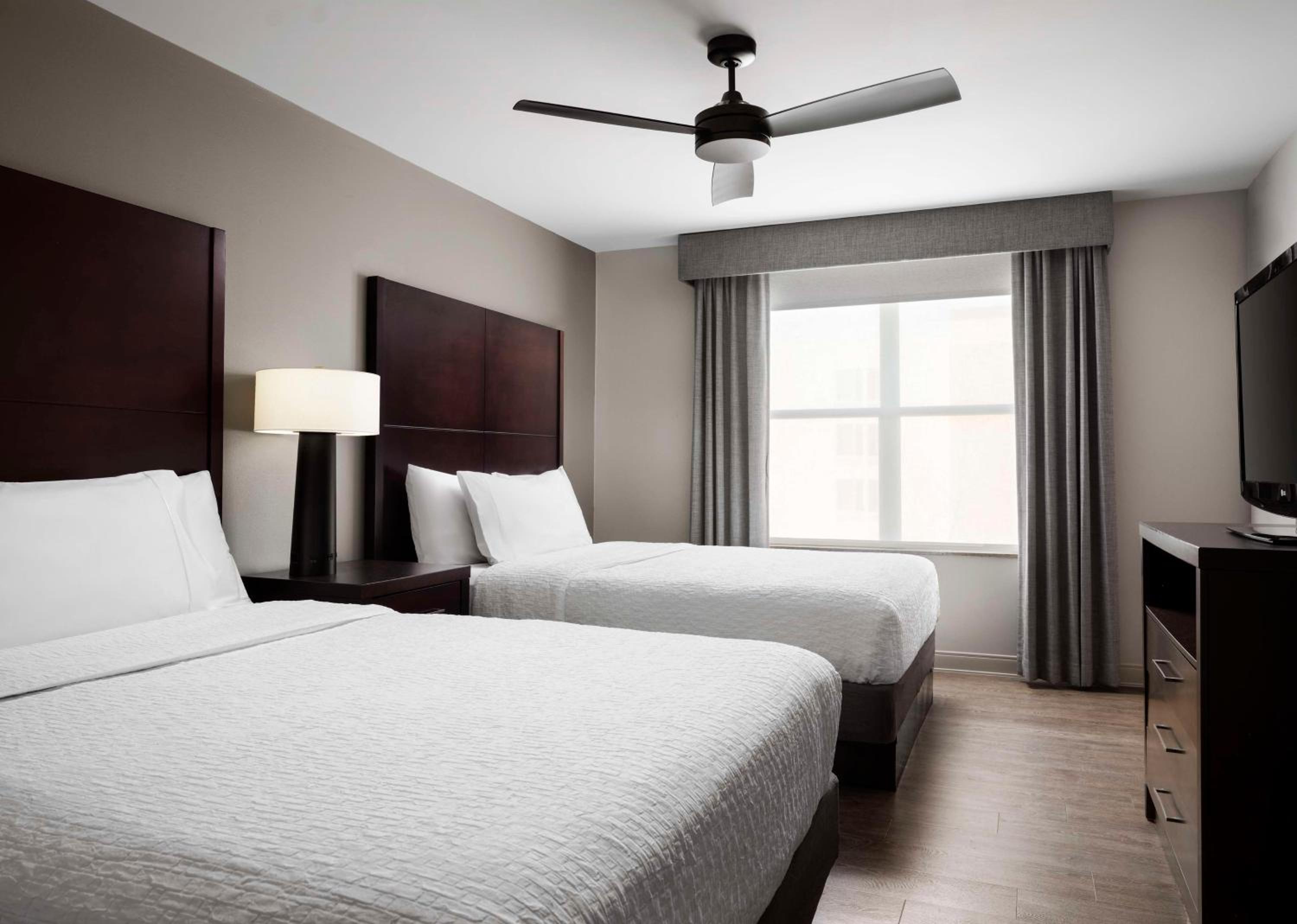 One-Bedroom Queen Suite with Two Queen Beds - Non-Smoking
