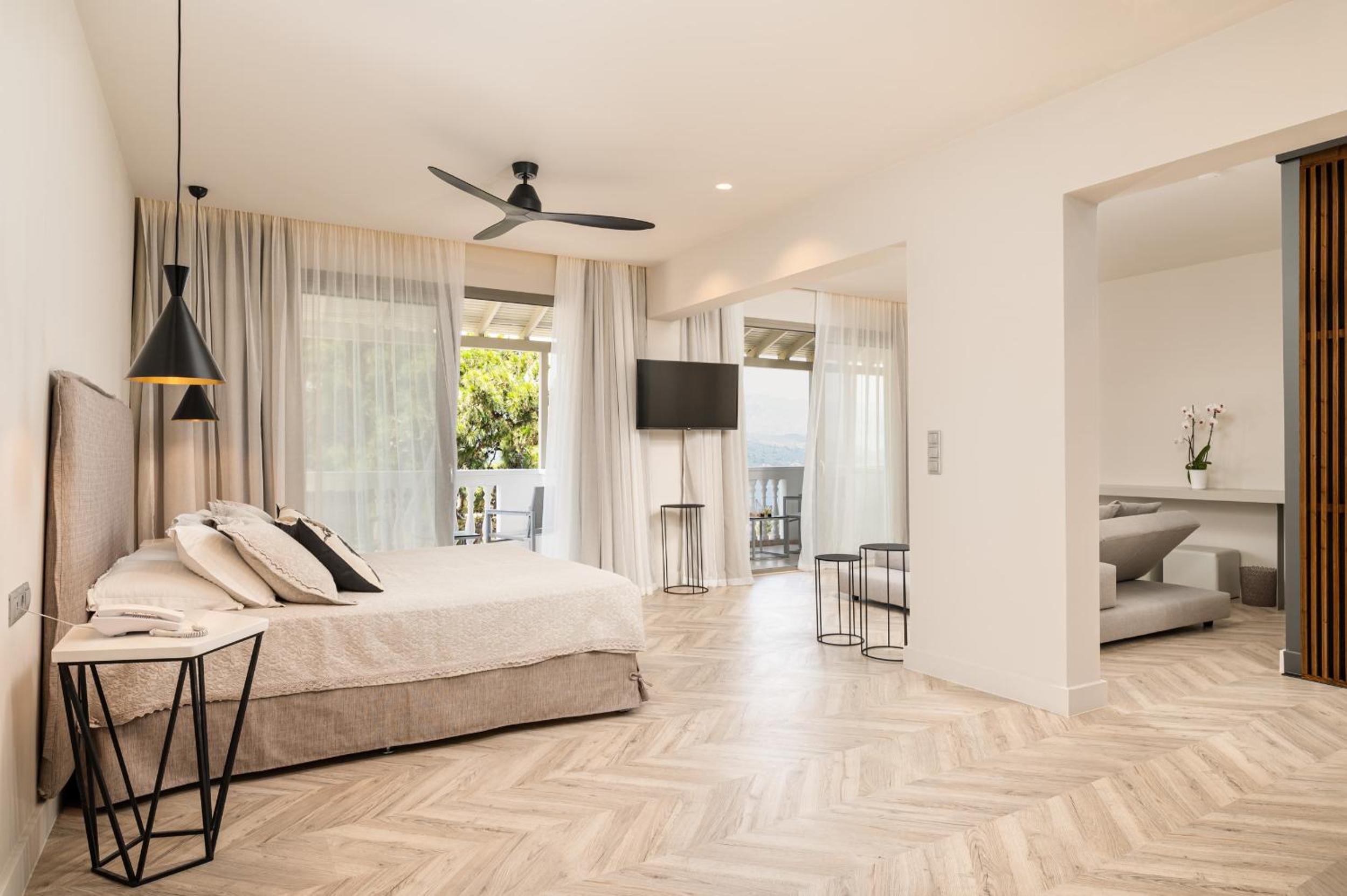 Deluxe Suite with Sea View