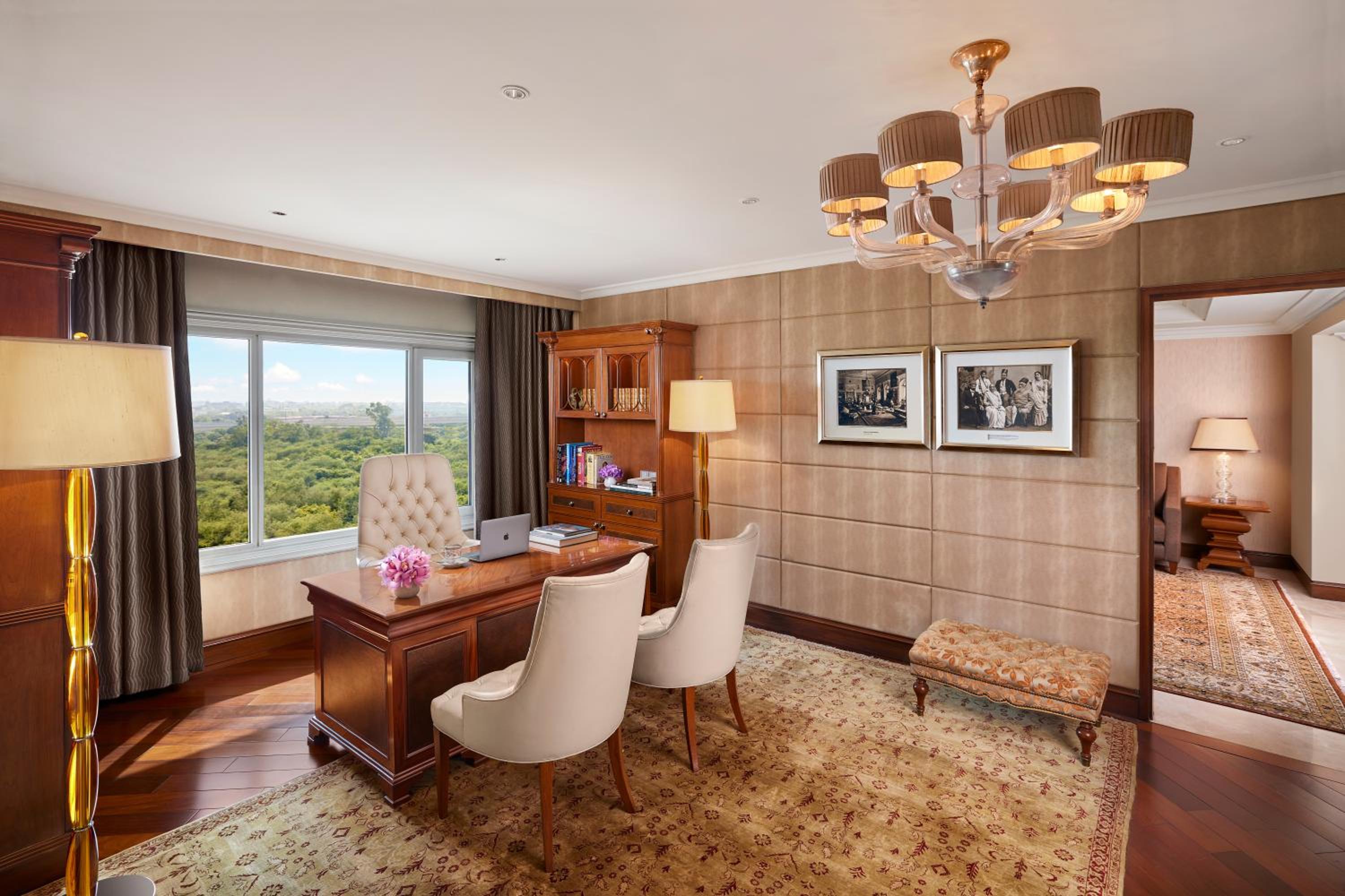 Tata Suite 2 Bed King/ Twin Pool View