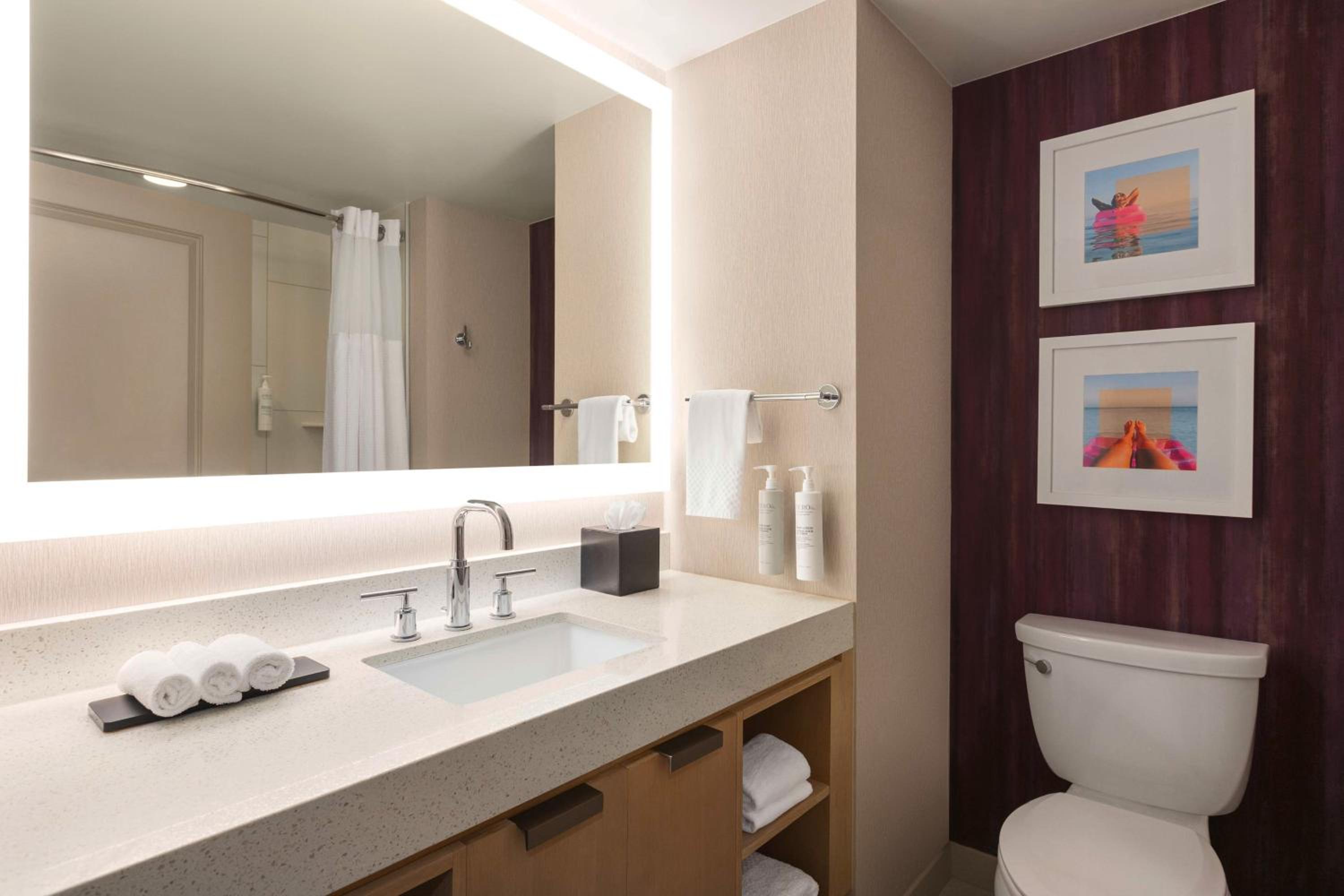 Conference Suite with Two Queen Beds - Non-Smoking