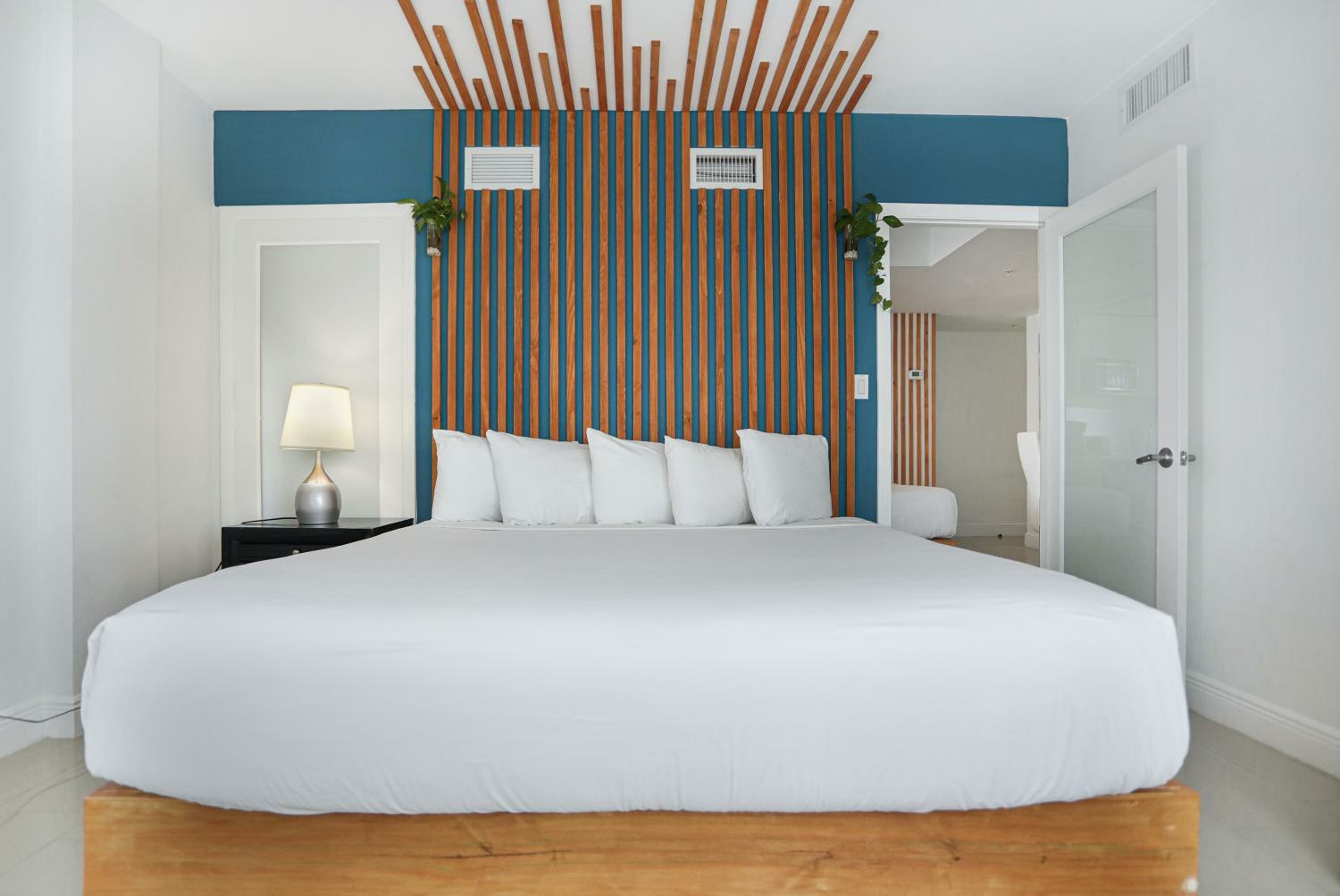 Deluxe Corner Two Bedroom Suite with Kitchen