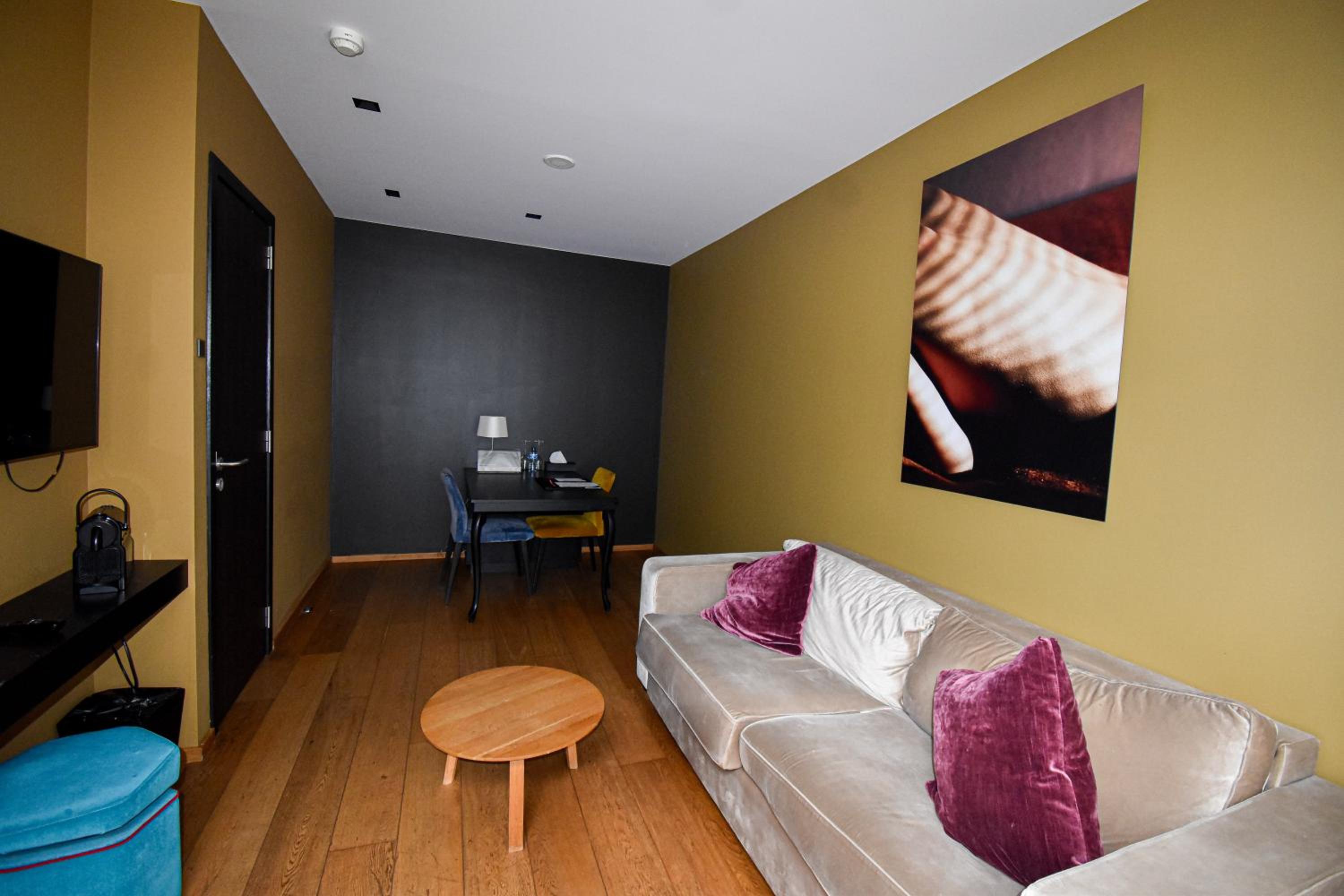 Suite with Garden View