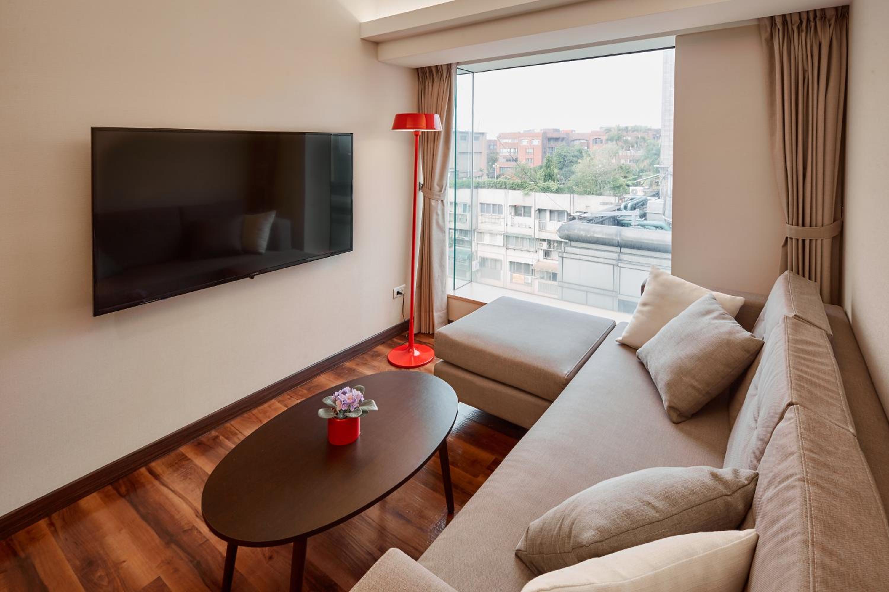 Deluxe Family Suite