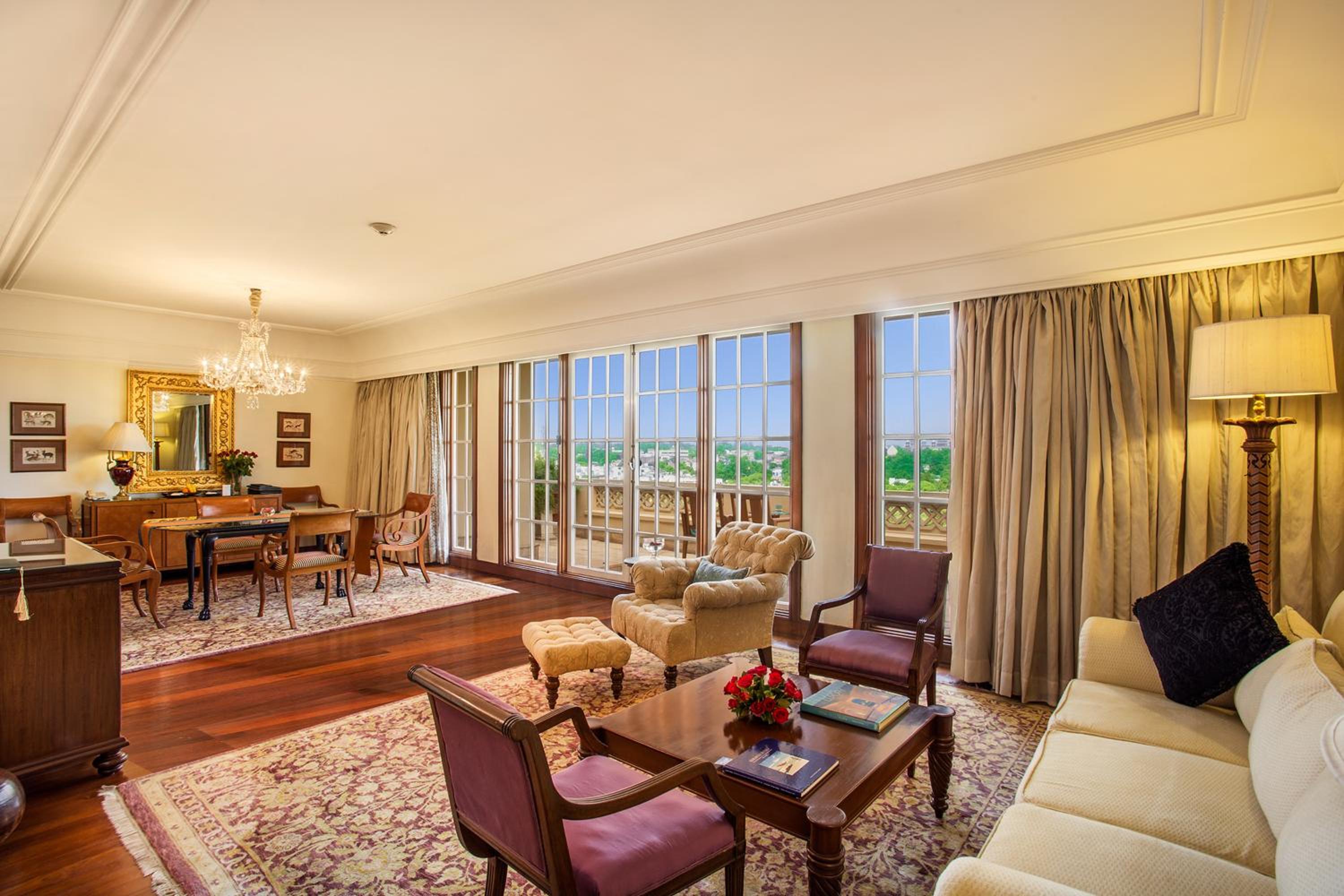 Luxury Suite With Two Balconies And Taj Mahal View