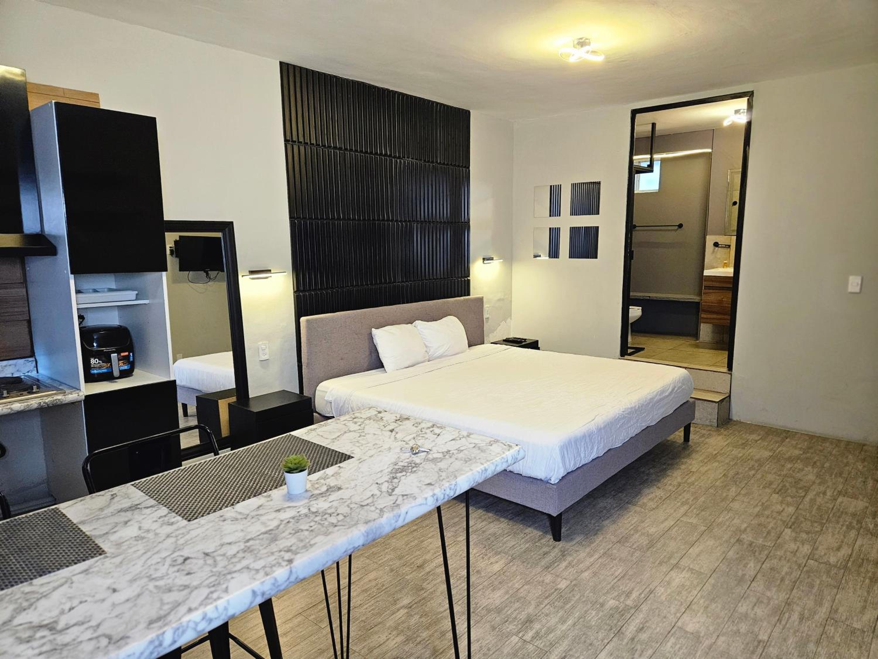 Superior King Suite