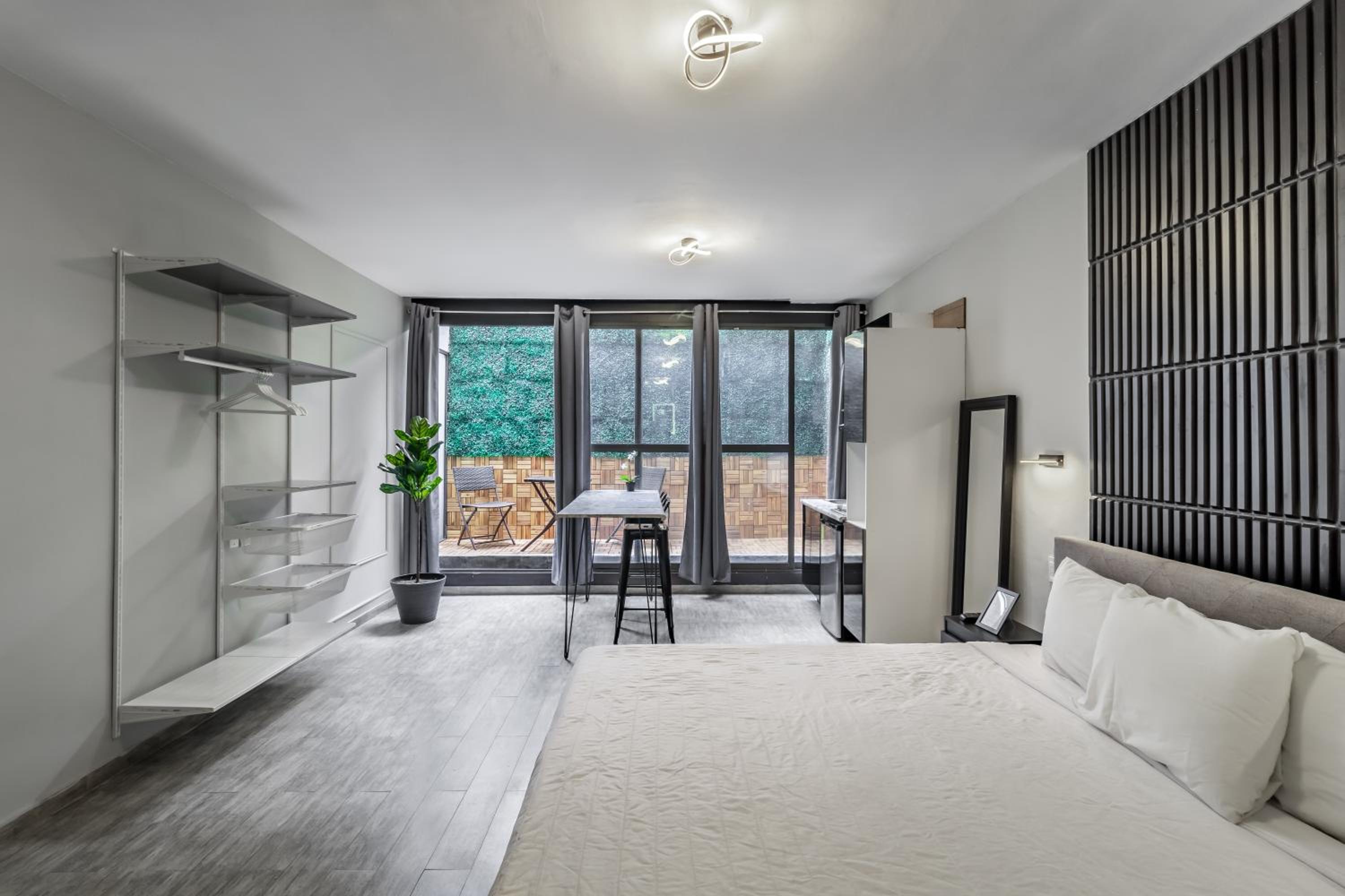 Superior King Suite
